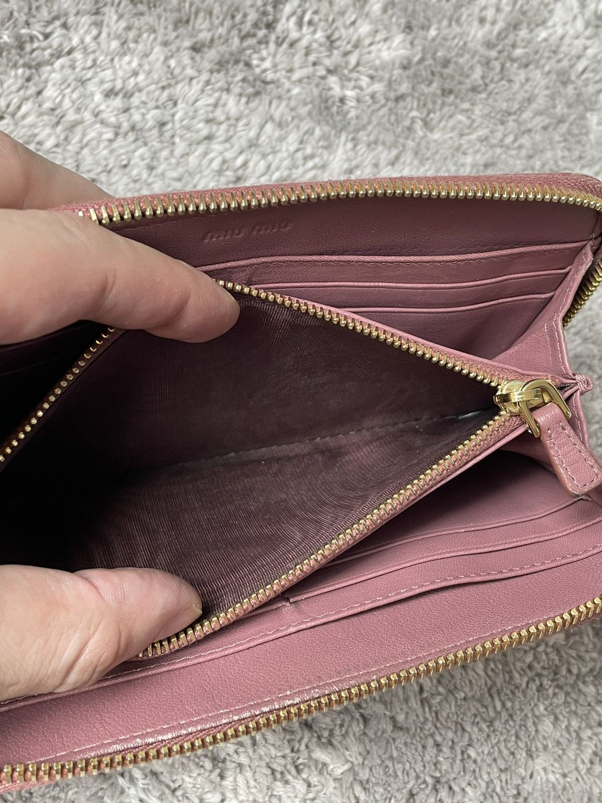 Prada MIU MIU women's beige glossy leather wallet Size ONE SIZE - 8 Thumbnail