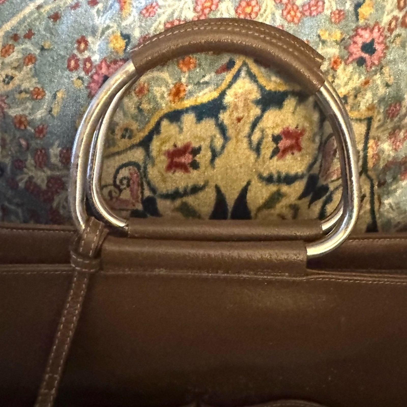 Gucci Gucci, Tom Ford era brown, leather tote w/circle top handles Size ONE SIZE - 3 Thumbnail