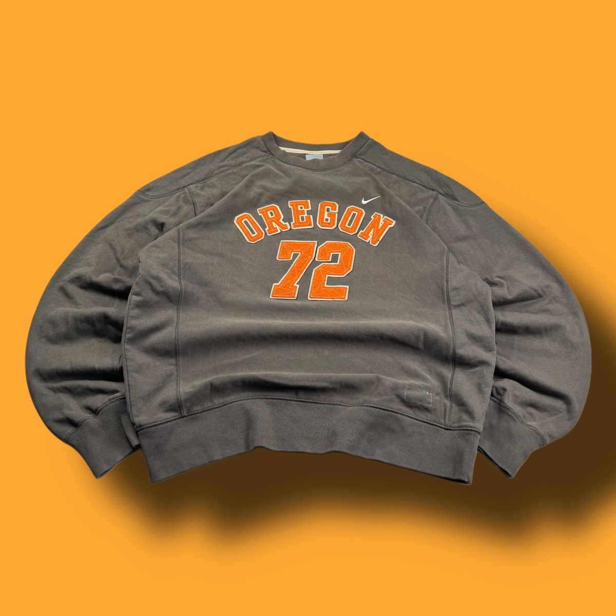 Nike × Vintage NIKE VINTAGE CENTER LOGO OVERSIZE BOXY SWEATSHIRT Size US L / EU 52-54 / 3 - 1 Thumbnail