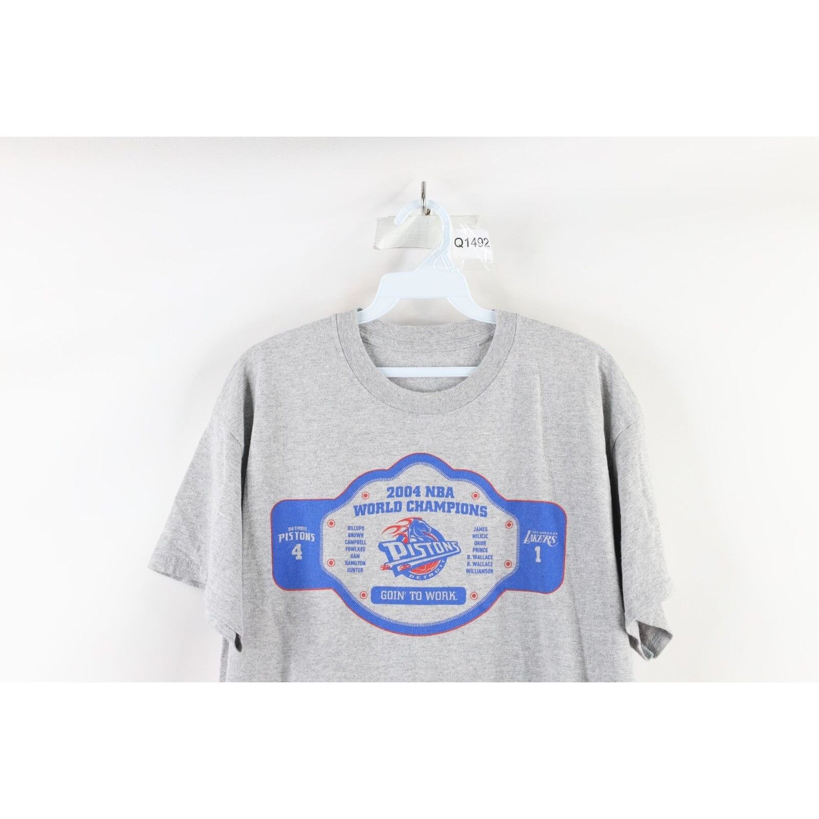 Vintage Vintage 2004 NBA Champs Detroit Pistons Basketball T-Shirt Size US M / EU 48-50 / 2 - 2 Thumbnail