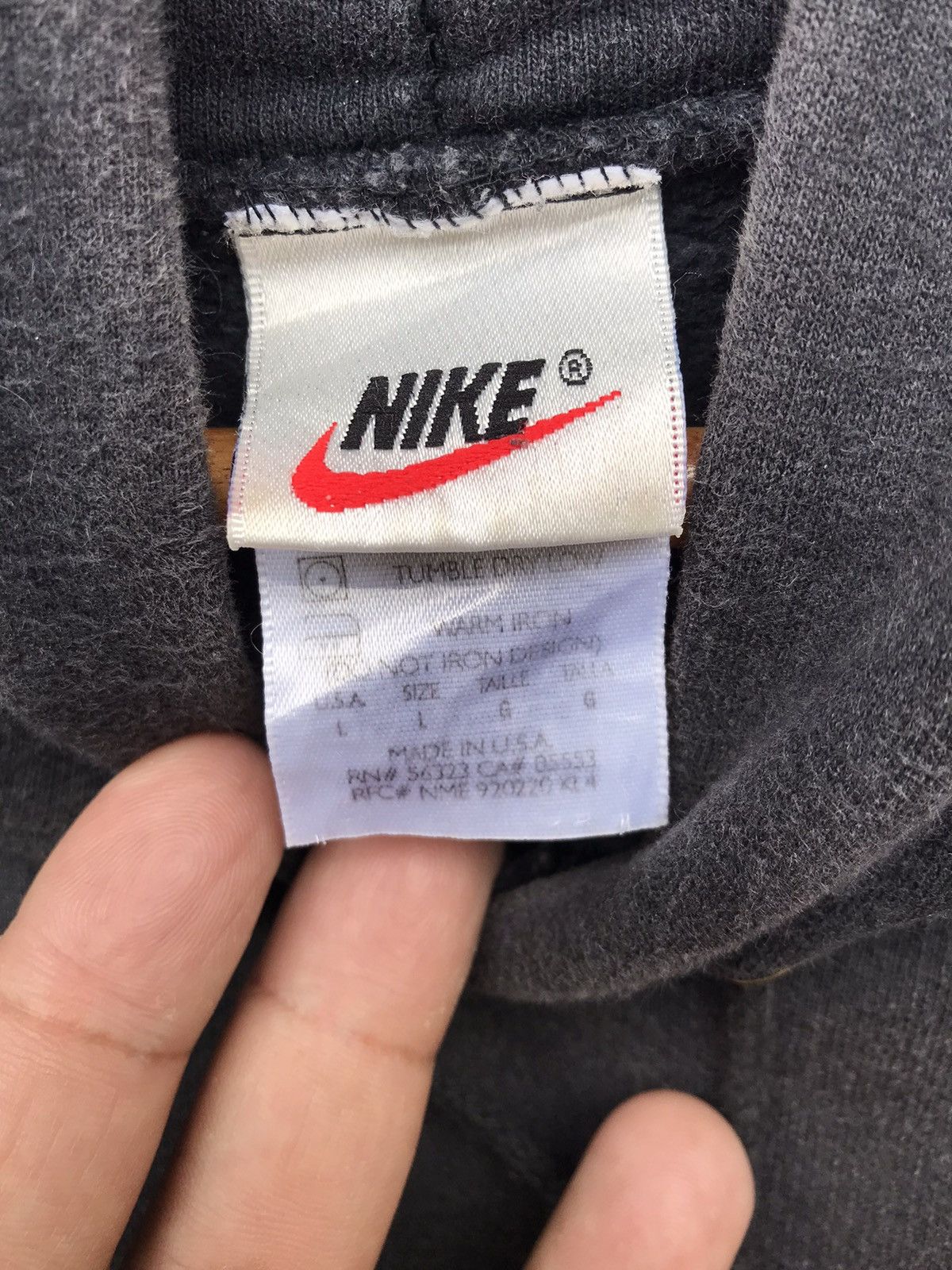 Nike × Vintage Faded vintage 90s nike pullover Size US L / EU 52-54 / 3 - 5 Thumbnail