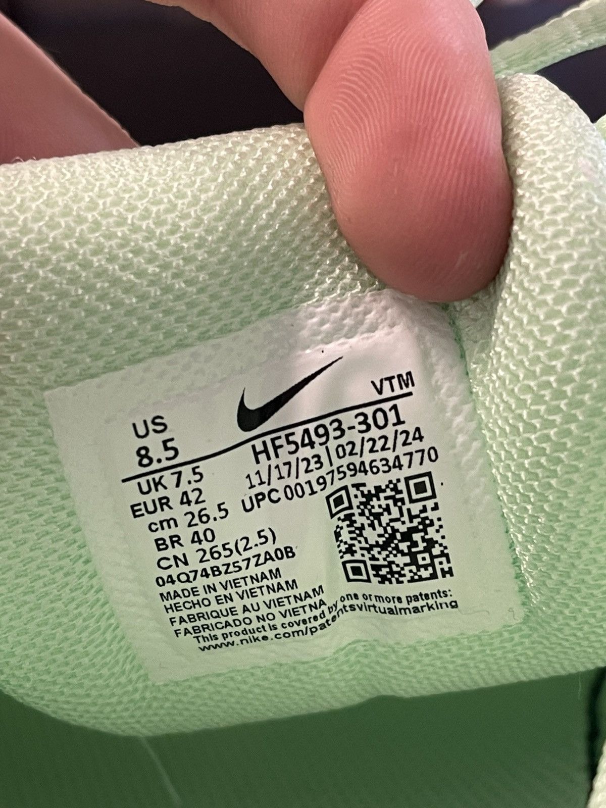 Nike Size 8.5 - Nike Zoom Vomero 5 Lime Green Clean! Size US 8.5 / EU 41-42 - 7 Thumbnail