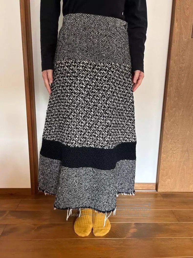 Comme des Garcons Comme Des Garcons size M Black and white tweed fringed mid Size 23" - 4 Thumbnail