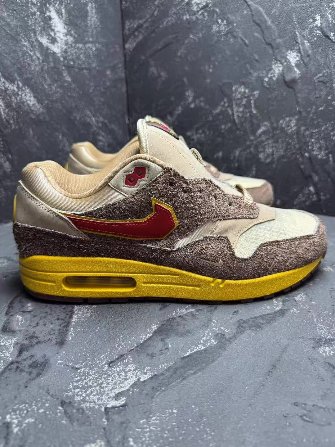 Nike Nike Air Max 1 x [Collaboration] King Kong Colorway Q10 Size US 10 / EU 43 - 4 Thumbnail