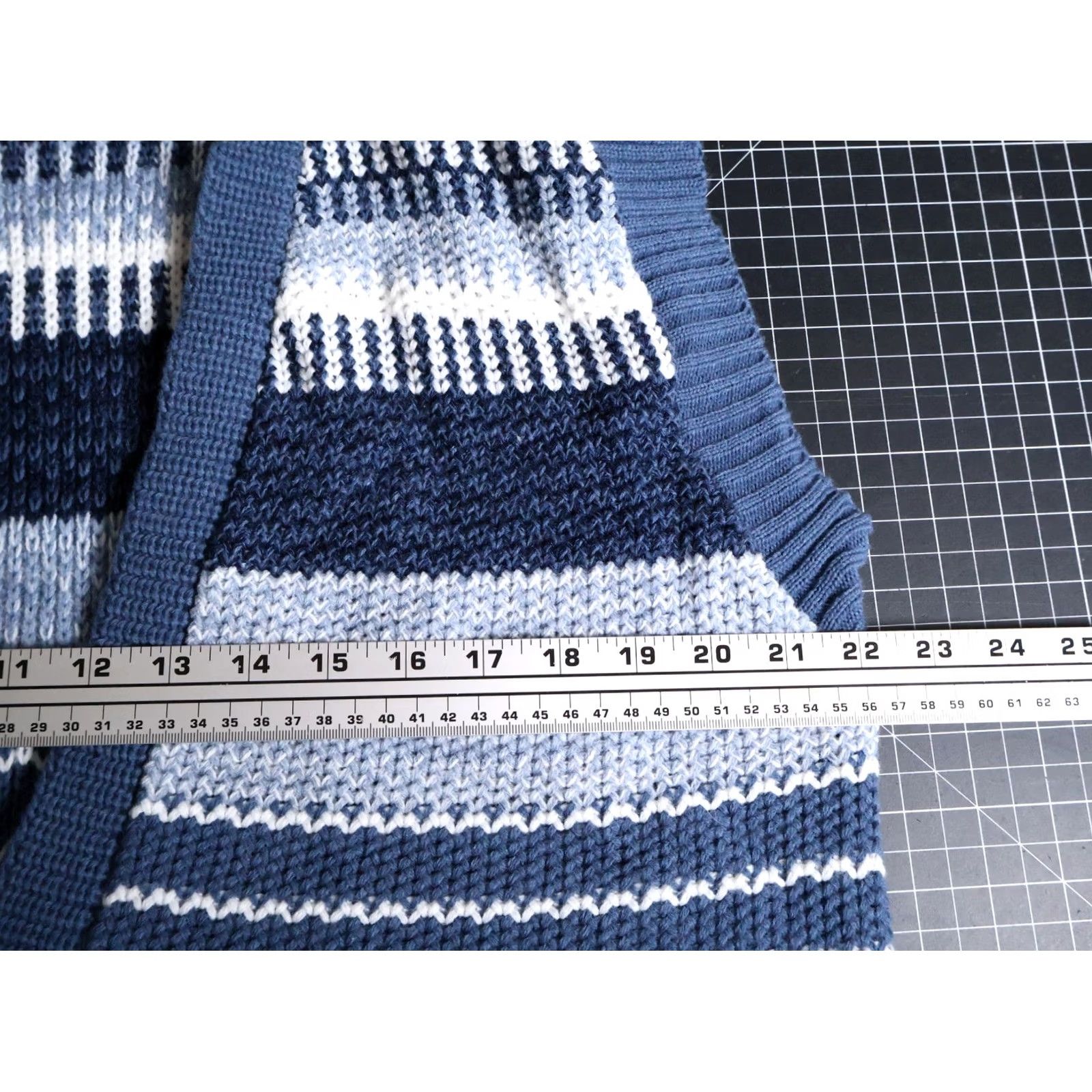 Vintage VINTAGE Falls Creek Sweater Vest Mens Large Blue Stripe Button Up Lightweight Acrylic Knit 90s Retro Casual Men Size US L / EU 52-54 / 3 - 5 Thumbnail