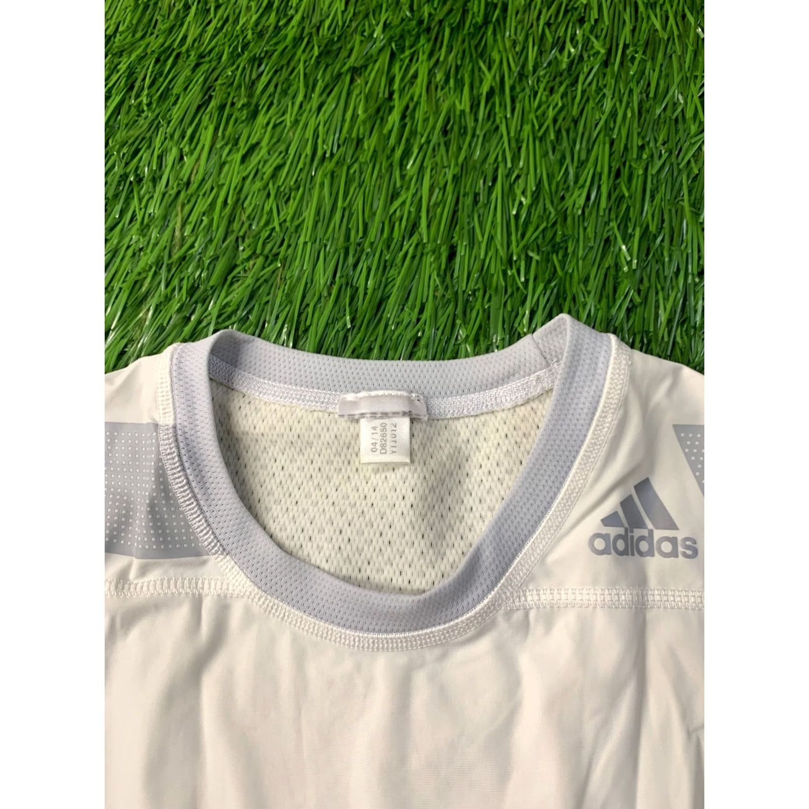 Adidas ADIDAS VEST SHIRT JERSEY ORIGINAL SIZE XL MEN SLEEVELESS CROSSFIT BASE LAYERS WHITE AND GRAY 2014 Size US XL / EU 56 / 4 - 5 Thumbnail