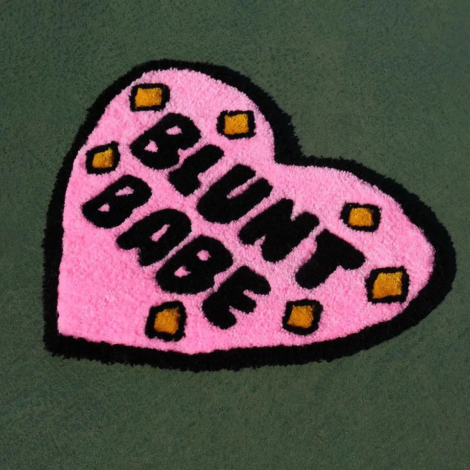 Designer × Vintage Blunt Babe Tufting Rug Size ONE SIZE - 4 Thumbnail
