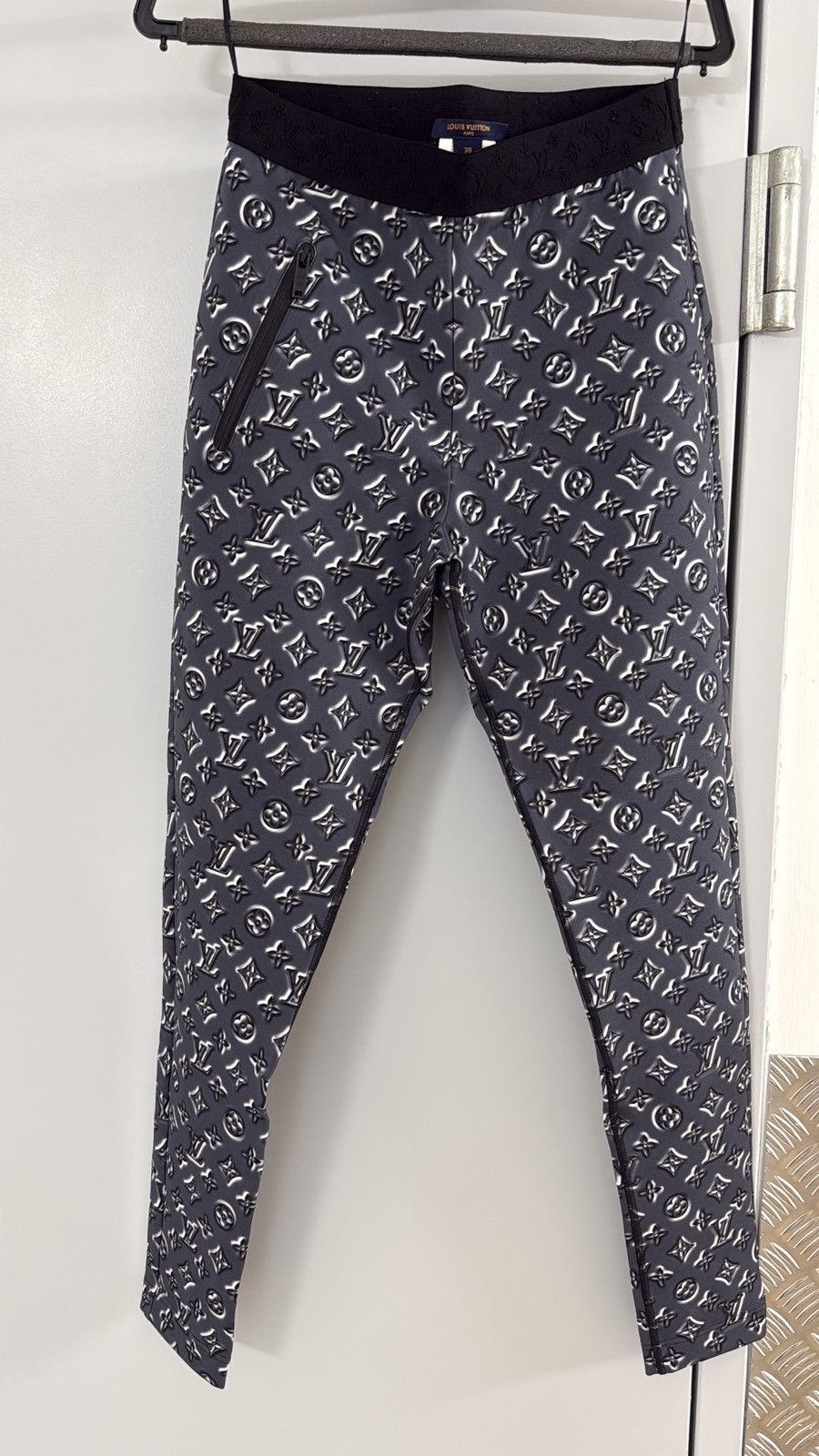 Louis Vuitton Louis Vuitton Monogram Leggings Elastic Polyamide NP1650$ Size 26" / US 2 / IT 38 - 17 Thumbnail