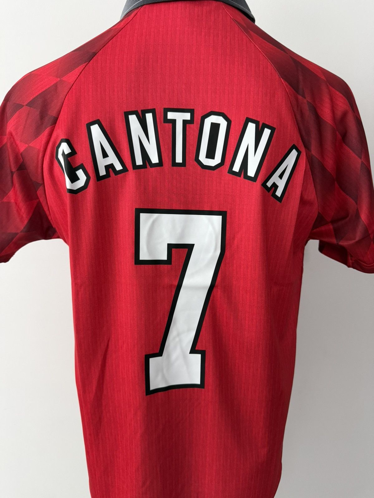 Umbro Eric Cantona #7 Manchester United Red New Men Soccer Jersey Size US S / EU 44-46 / 1 - 10 Thumbnail