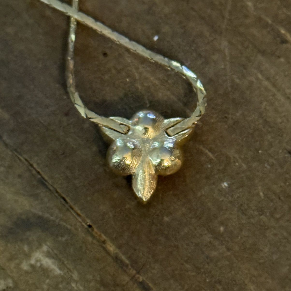Vintage Vintage Avon dainty gold tone pink flower gemstone necklace Size ONE SIZE - 4 Thumbnail