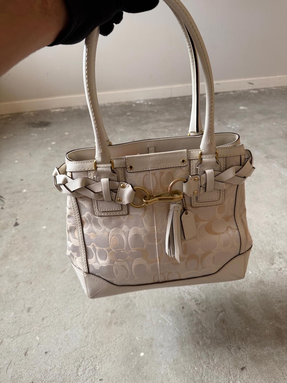 Coach Coach Signature Hampton Clip Shoulder Bag White Size ONE SIZE - 5 Thumbnail