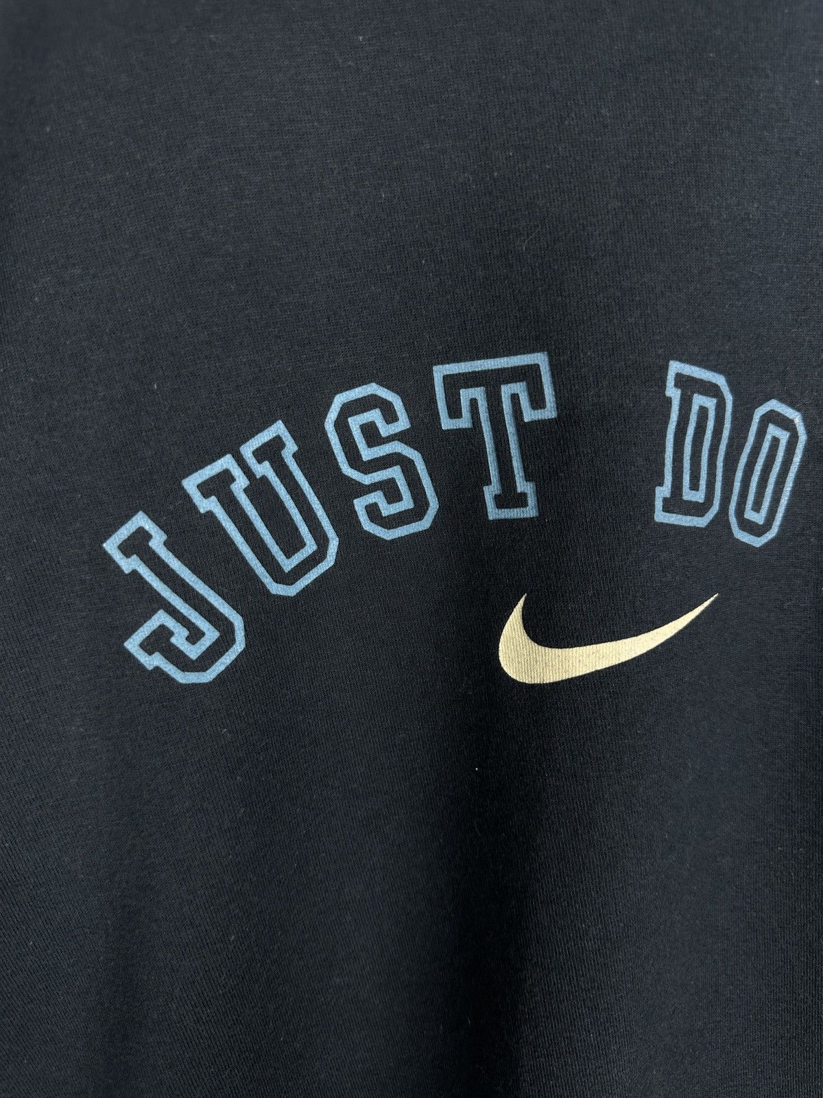Nike Vintage Nike Center Swoosh T Shirt Tee Big Logo Spellout Y2K Size US XL / EU 56 / 4 - 5 Thumbnail