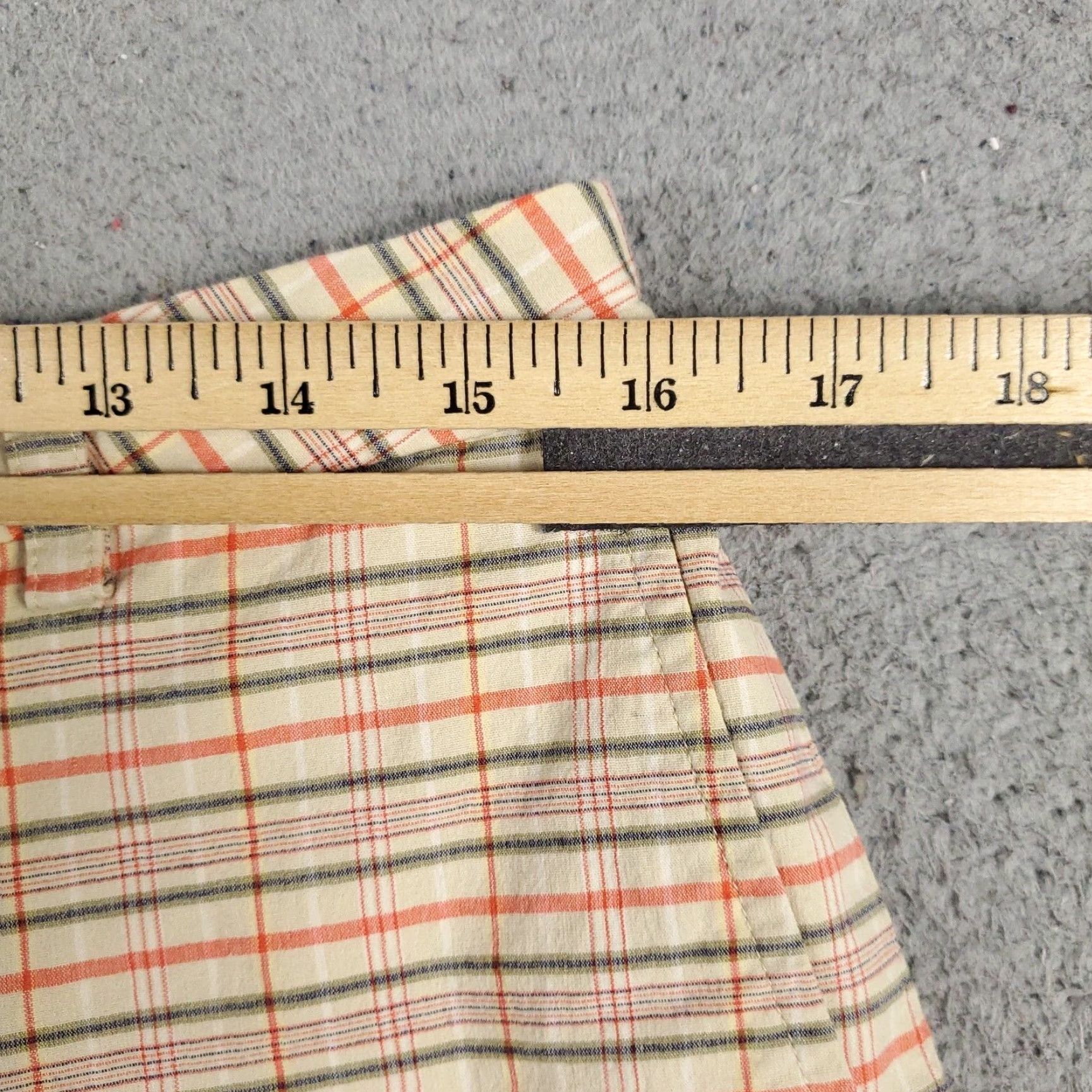 Tommy Hilfiger VINTAGE Tommy Hilfiger Shorts Womens Size 12 Beaqe Plaid Casual Flat Front Chino Size 31" - 4 Thumbnail
