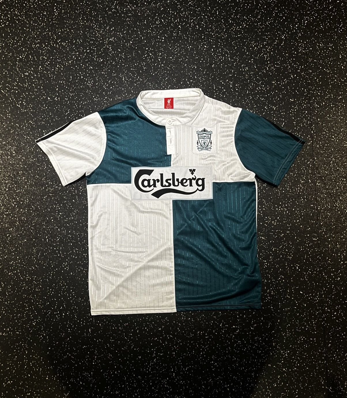 Other Liverpool FC Retro 95/96 away shirt Size US L / EU 52-54 / 3 - 1 Thumbnail