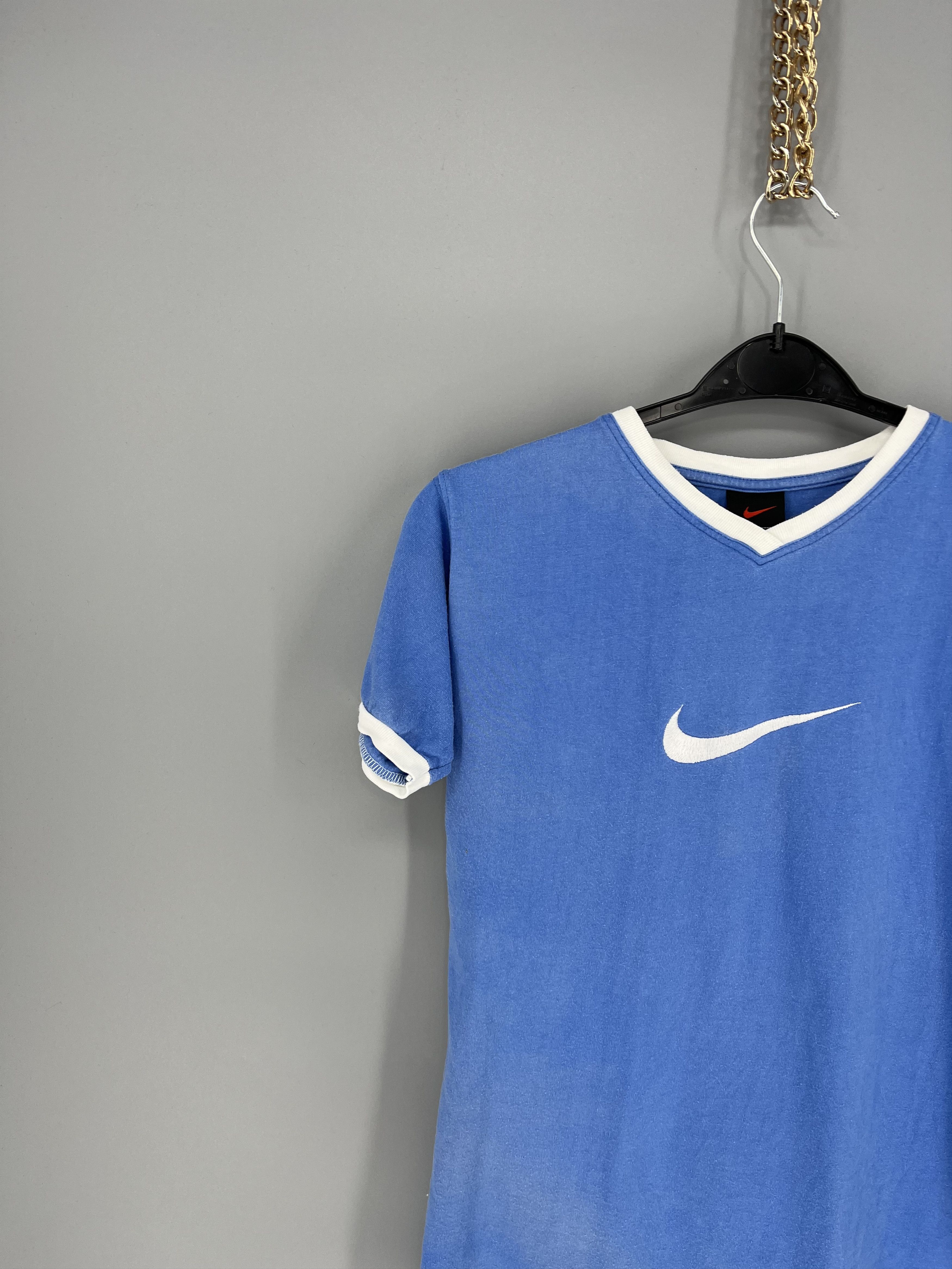 Nike Vintage 90s Nike Big Logo Faded T-shirt Streetwear Style Size S / US 4 / IT 40 - 4 Thumbnail