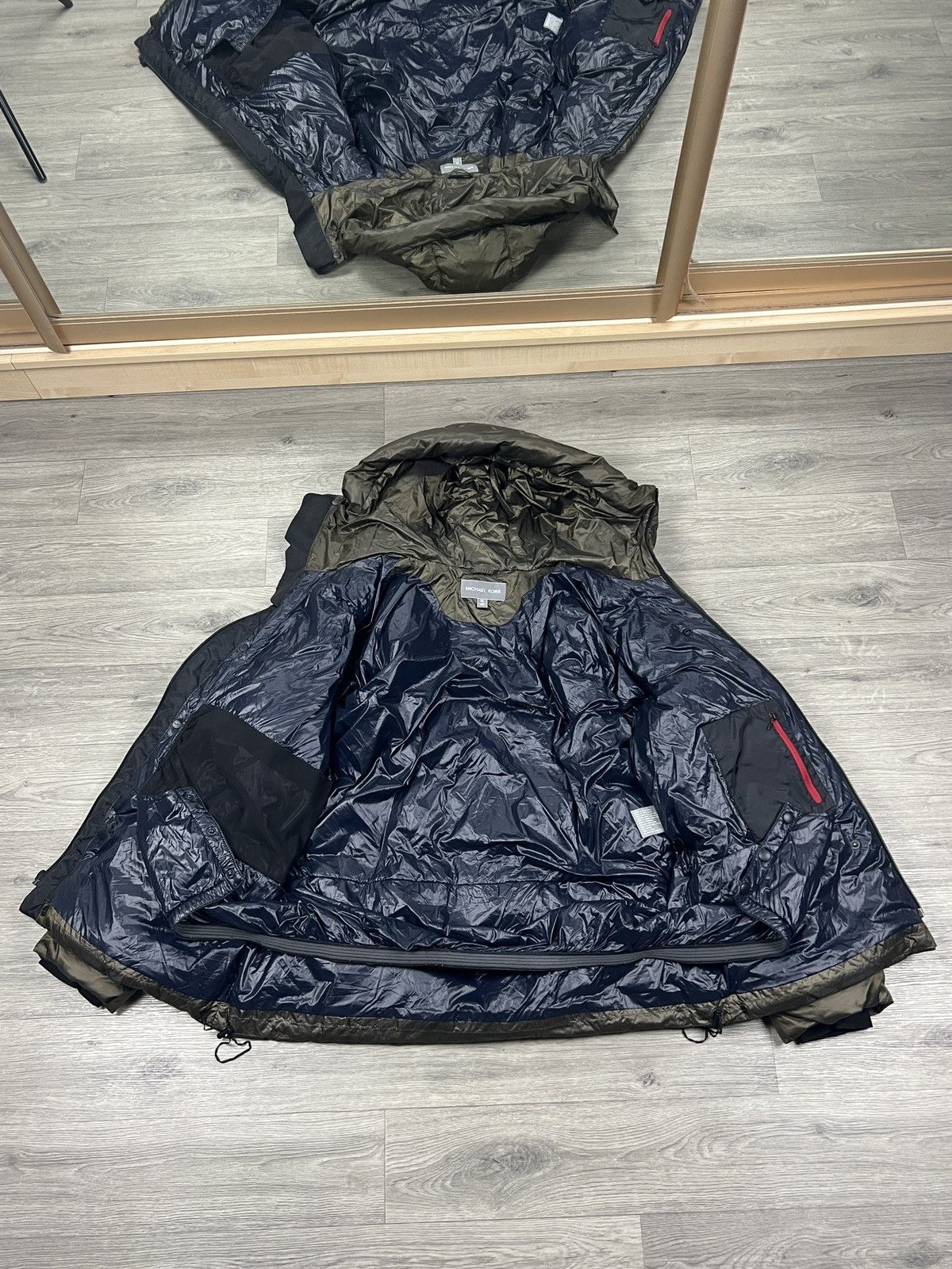 Michael Kors Michael Kors Men's Iridescent Ski Men’s Jacket Size XL Size US XL / EU 56 / 4 - 9 Thumbnail