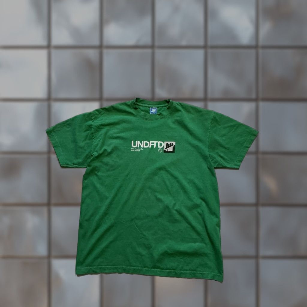 Undefeated VINTAGE Undefeated UNDFTD Los Angeles Five Strike Green Graphic 2002 S/S T-Shirt Sz. L Mens Shirt Green 2002 Five Strike UNDFTD LA SVG Size US L / EU 52-54 / 3 - 1 Thumbnail