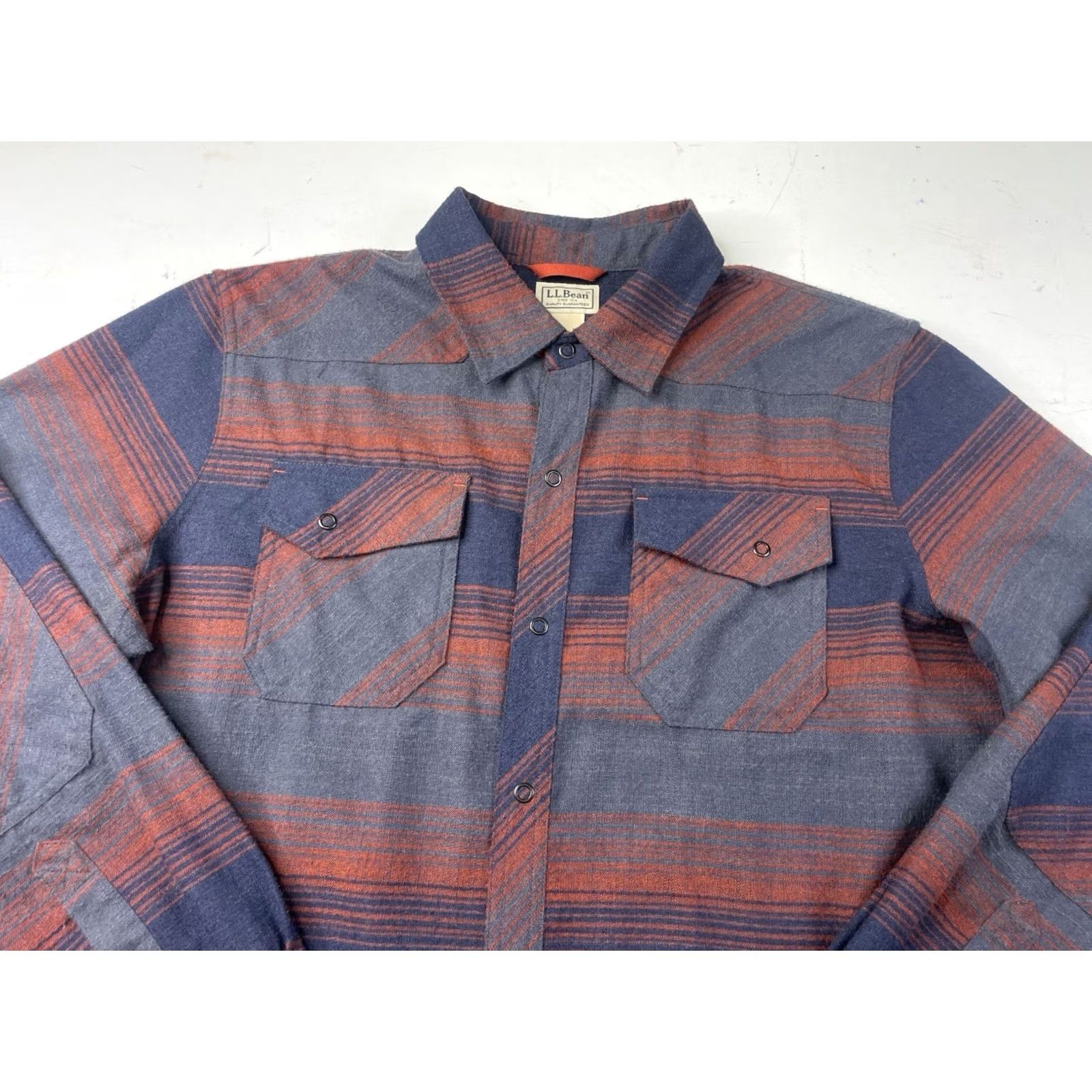 Vintage L.L. Bean Shirt Men L Katahdin Wool Blend Flannel Snap Button-Up Geometric Blue 503285 Mens Regular Long Sleeve Size US L / EU 52-54 / 3 - 2 Thumbnail
