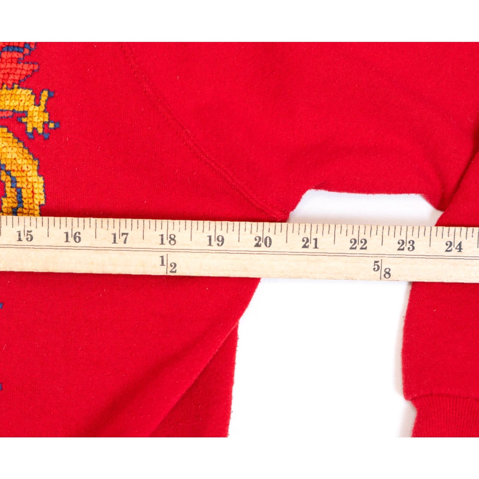 Jerzees VINTAGE Jerzees Sweatshirt Women XL Red Crew Neck Pug Dragon Embroidered Fleece 90s Vintage Dog USA Figurative Art Cozy Pullover Size XL / US 12-14 / IT 48-50 - 7 Thumbnail