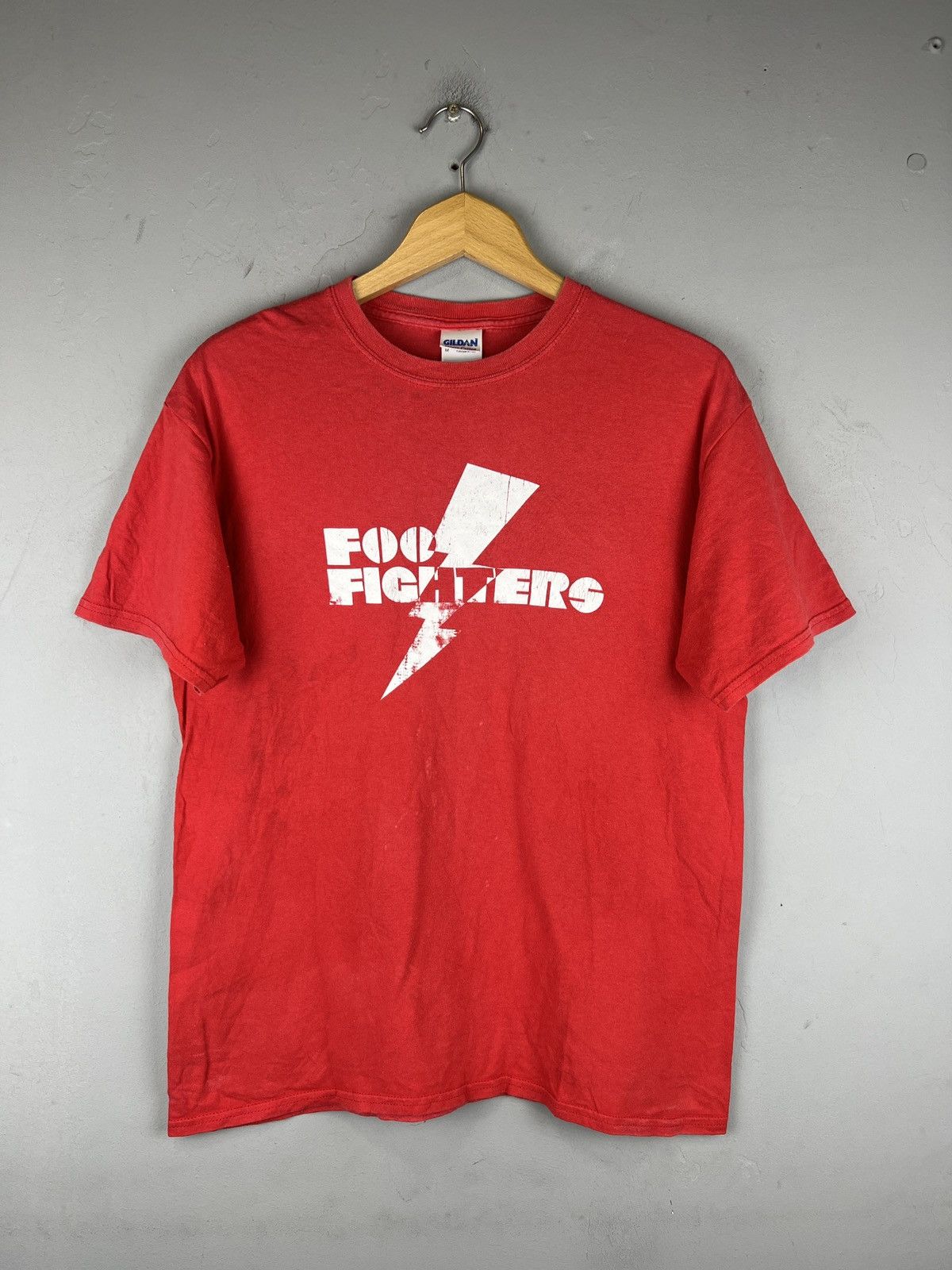 Band Tees × Vintage Vintage 00s Foo Fighters Red band big logo tshirt Size US M / EU 48-50 / 2 - 1 Thumbnail