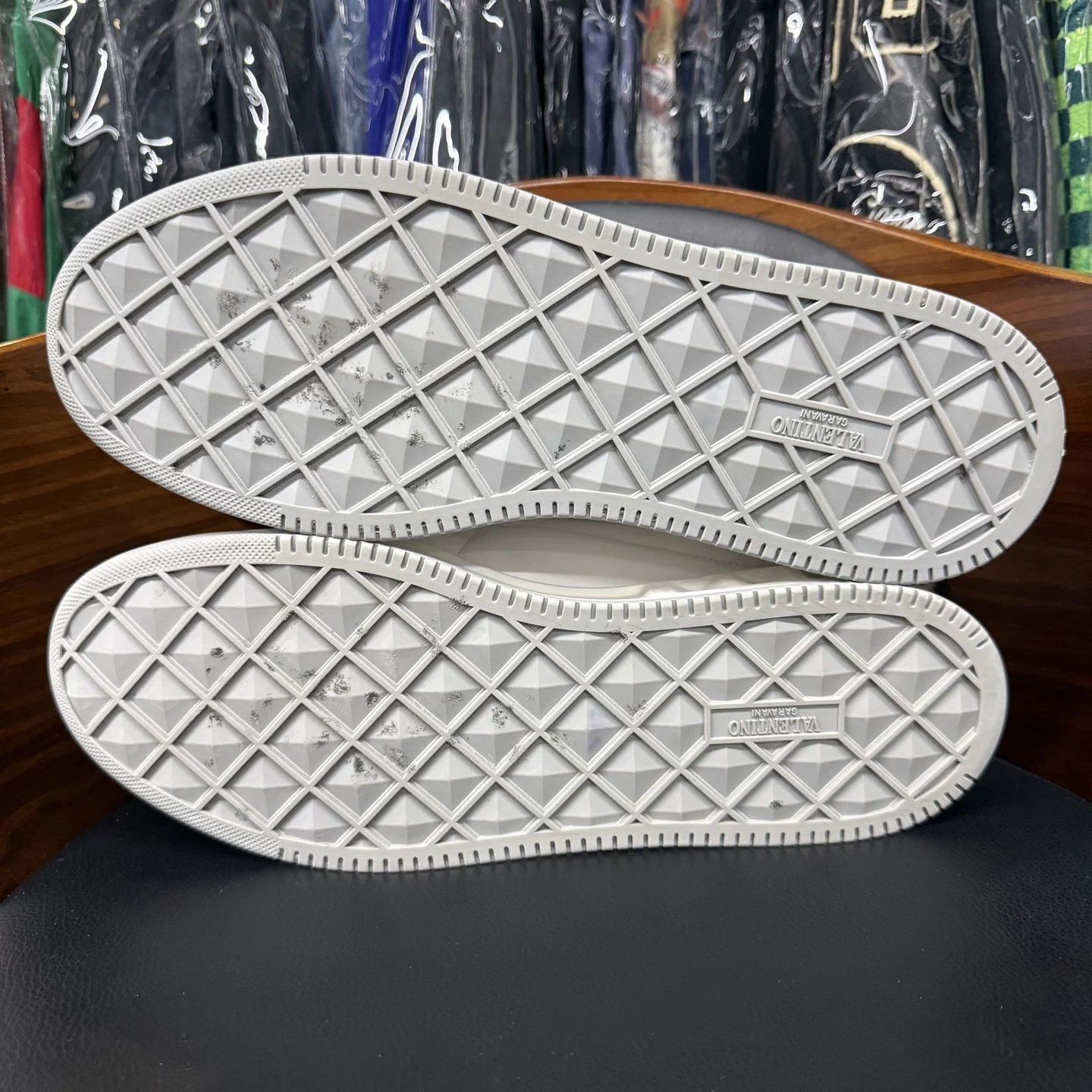 Valentino Valentino Garavani One Stud White 43 Good Size US 10 / EU 43 - 9 Thumbnail
