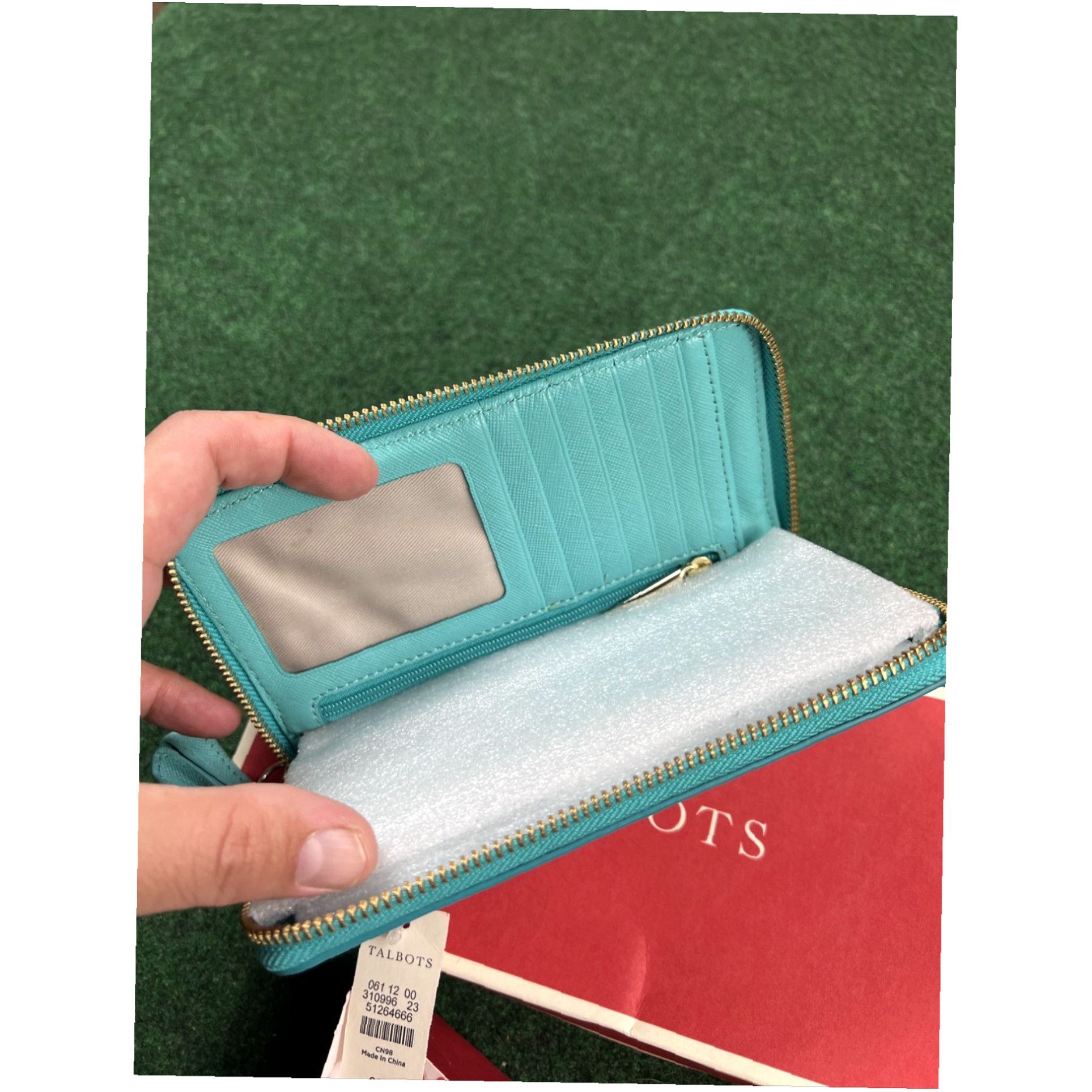 Talbots TALBOTS NEW W/TAG $69.50 PRINTED SAFFIANO LEATHER ZIP AROUND WALLET Size ONE SIZE - 6 Thumbnail