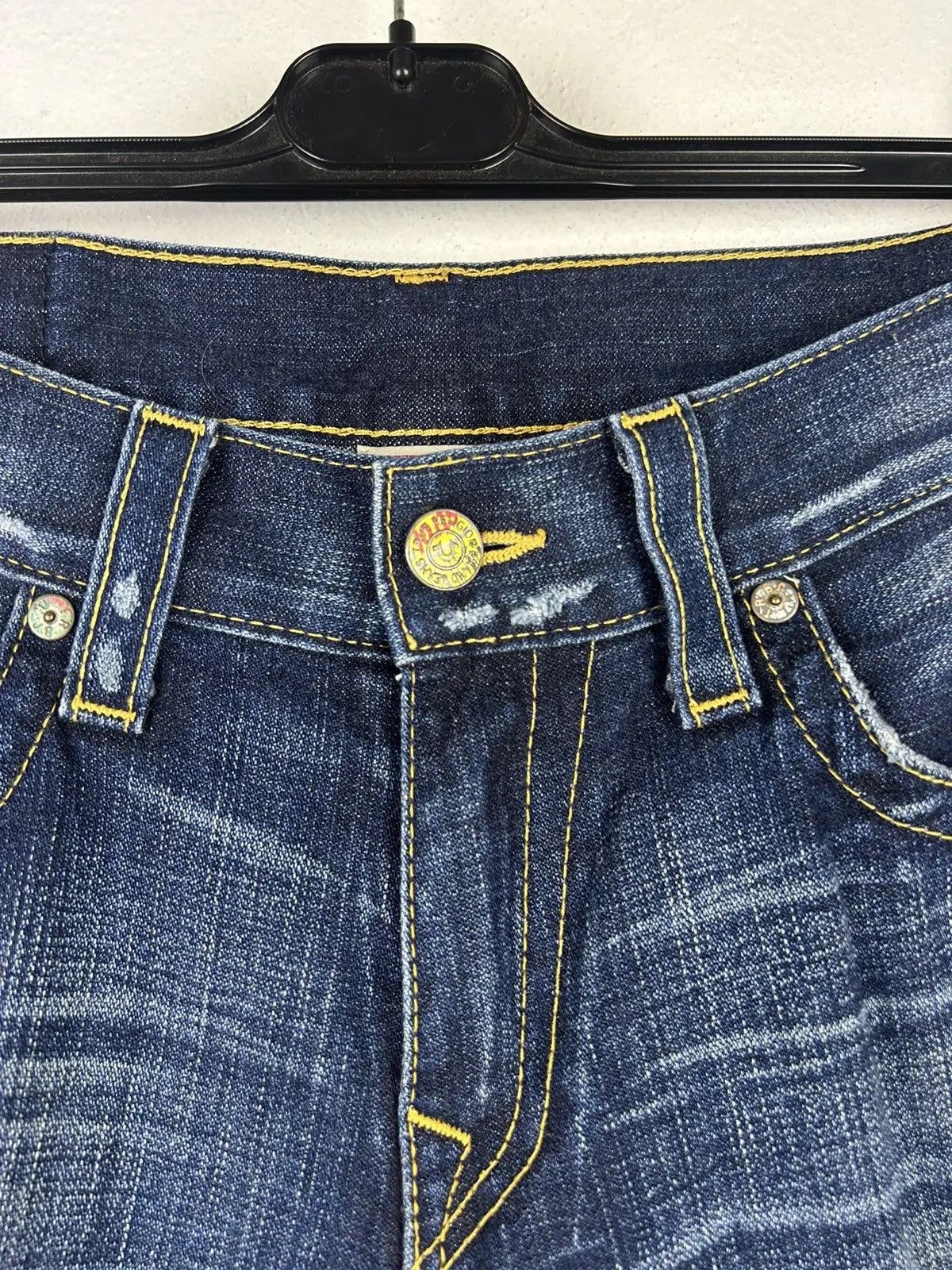 True Religion True Religion Bobby Embroidered Skull Denim Shorts W32 Size 32" / US 10 / IT 46 - 5 Thumbnail