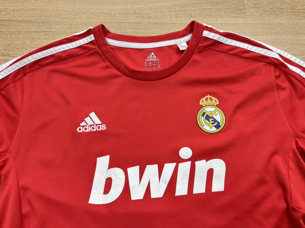 Adidas Adidas Real Madrid 2011-12 Third Kit Red T-Shirt Jersey Size US XL / EU 56 / 4 - 11 Thumbnail