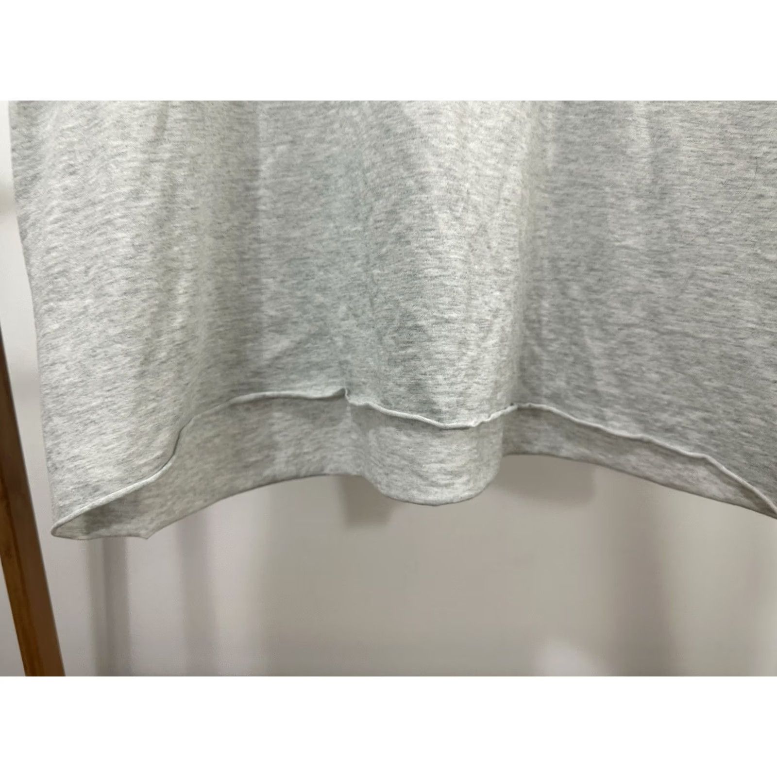 Fruit Of The Loom VTG Les Schwab Tires Tracks Burnout Paper Thin Boxy T-Shirt XL Heather Gray Mens T-Shirt XL Burnout Distressed Vintage Boxy Fit Shirt Size US XL / EU 56 / 4 - 7 Thumbnail