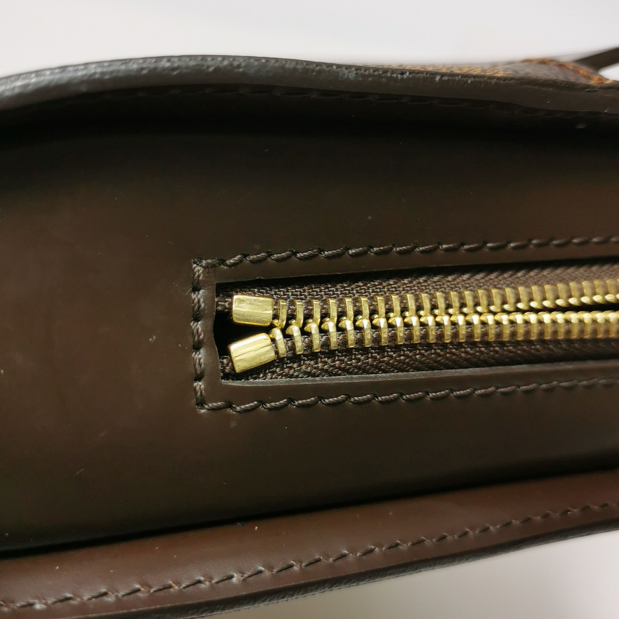Louis Vuitton Louis Vuitton (LV) Saint Louis leather checkerboard logo zi Size ONE SIZE - 5 Thumbnail