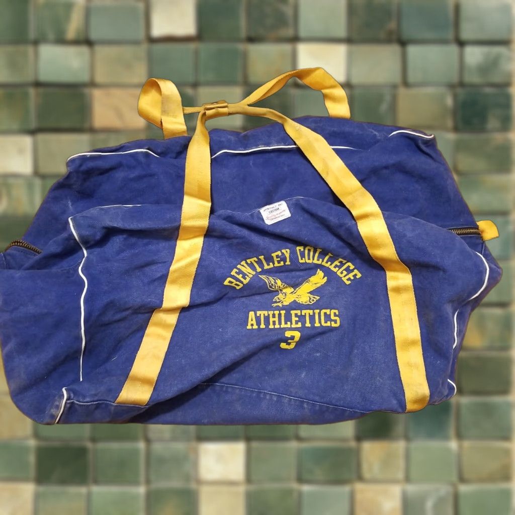 Vintage VINTAGE BENTLEY COLLEGE LARGE ATHLETIC DUFFLE BAG Size ONE SIZE - 1 Thumbnail