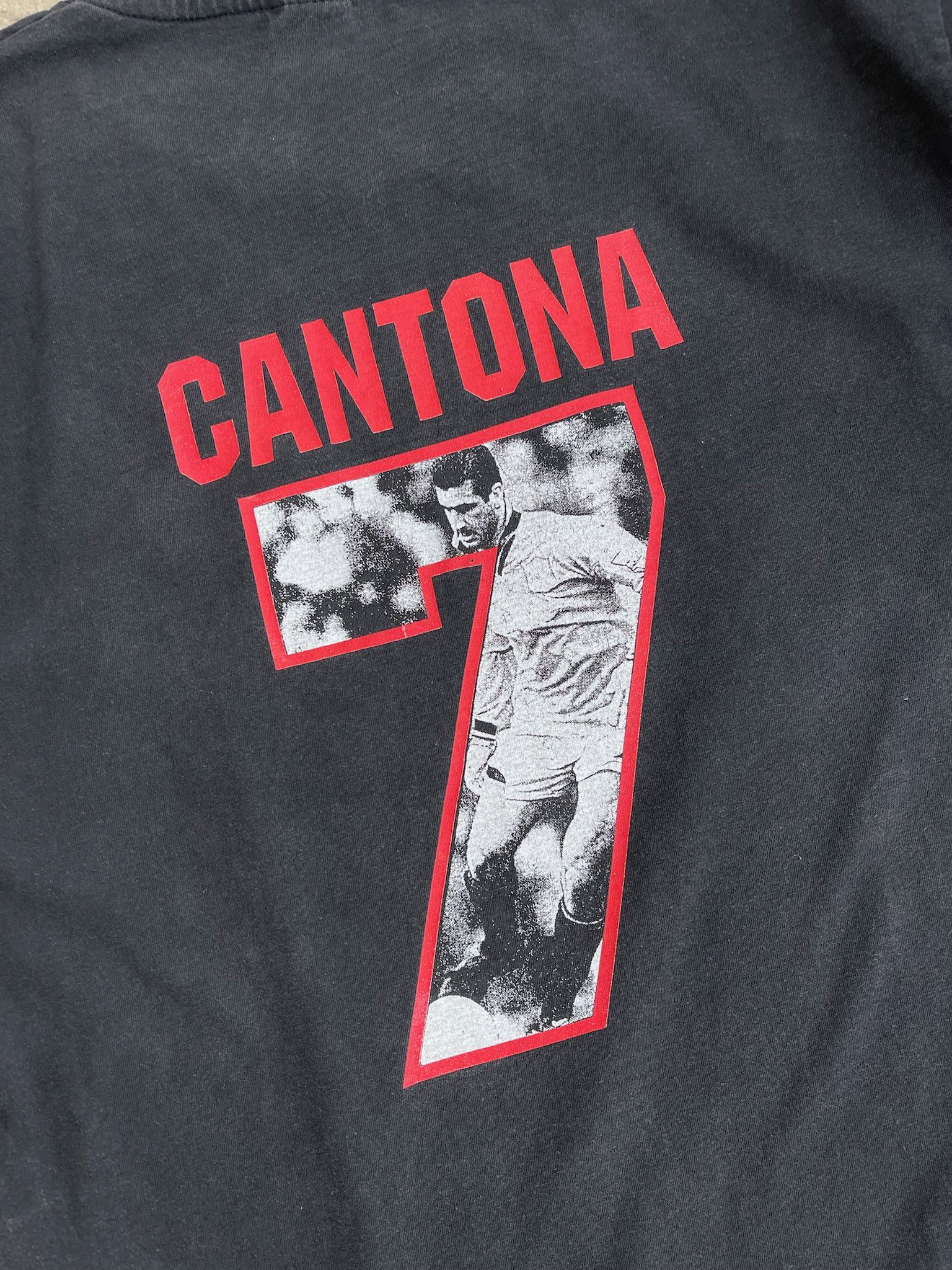 Vintage Vintage Eric Cantona Eric Tshirt Manchester inited jersey Size US L / EU 52-54 / 3 - 9 Thumbnail