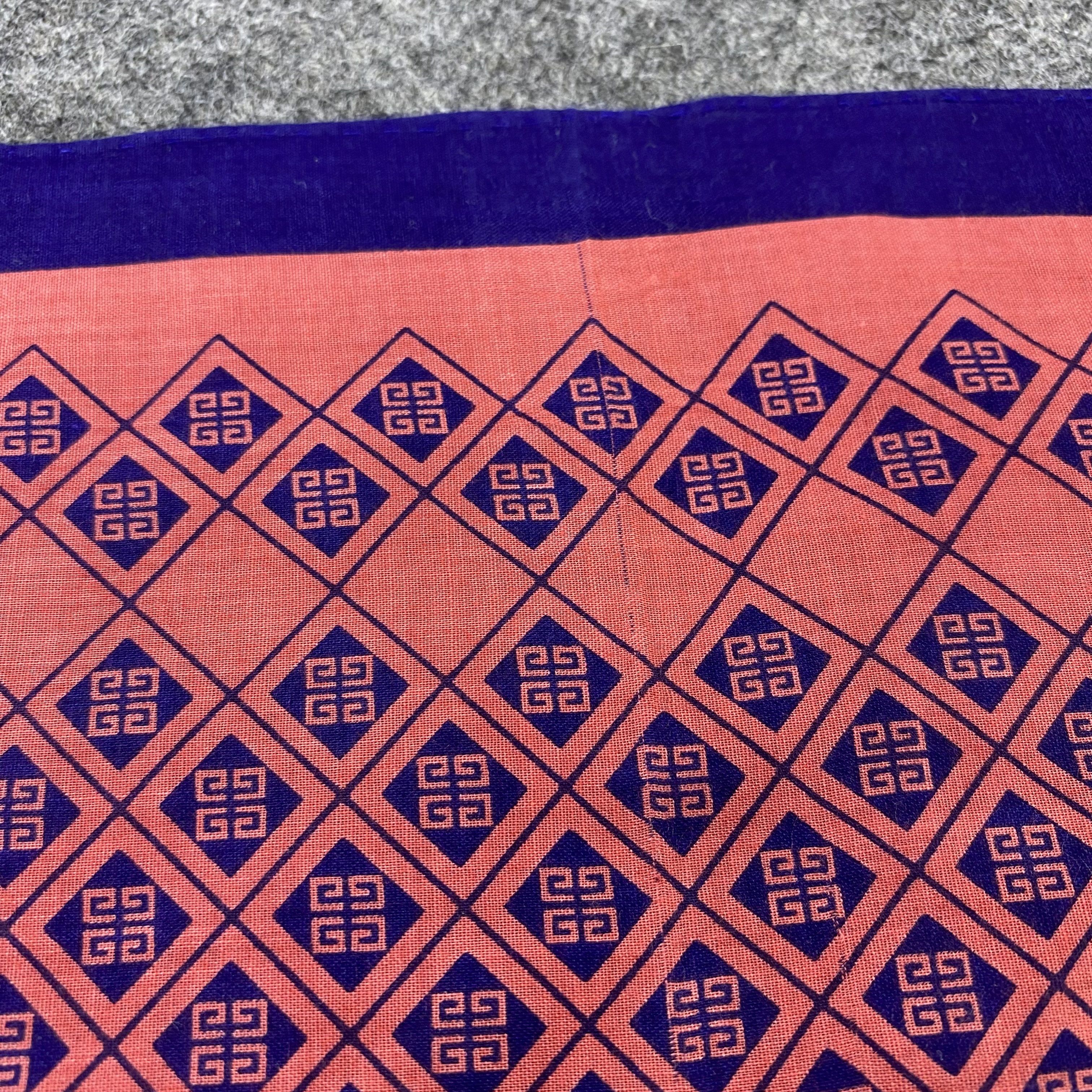 Givenchy Givenchy Handkerchief Neckerchief Bandana-B1811 Size ONE SIZE - 8 Thumbnail