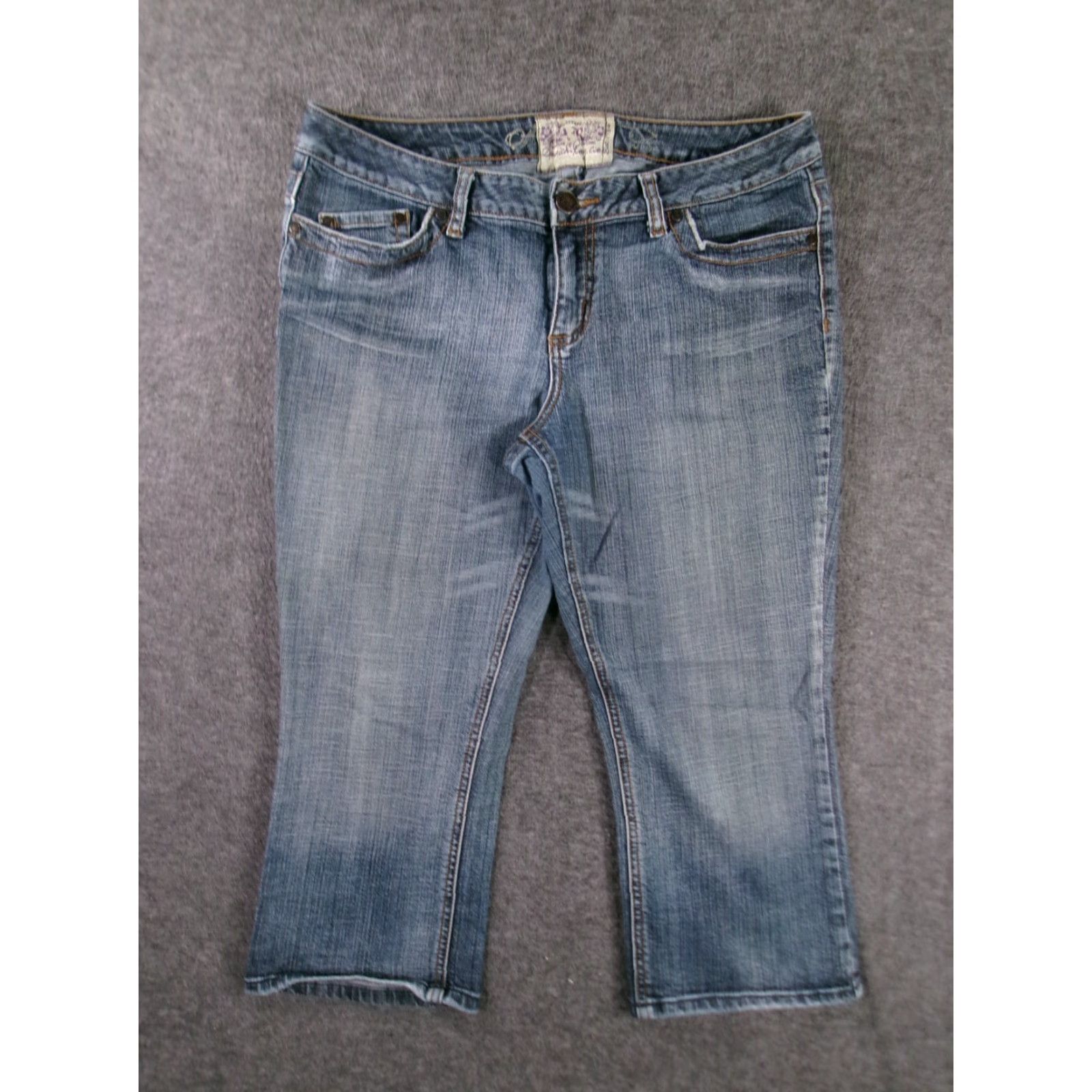 Vintage VINTAGE American Rag Cie Jeans Womens 11 Blue Straight Leg Capri Mid Rise Medium Wash Jeans Womens 11 Blue Straight Workwear 80s 90s USA Mens Womens Size 32" / US 10 / IT 46 - 2 Thumbnail