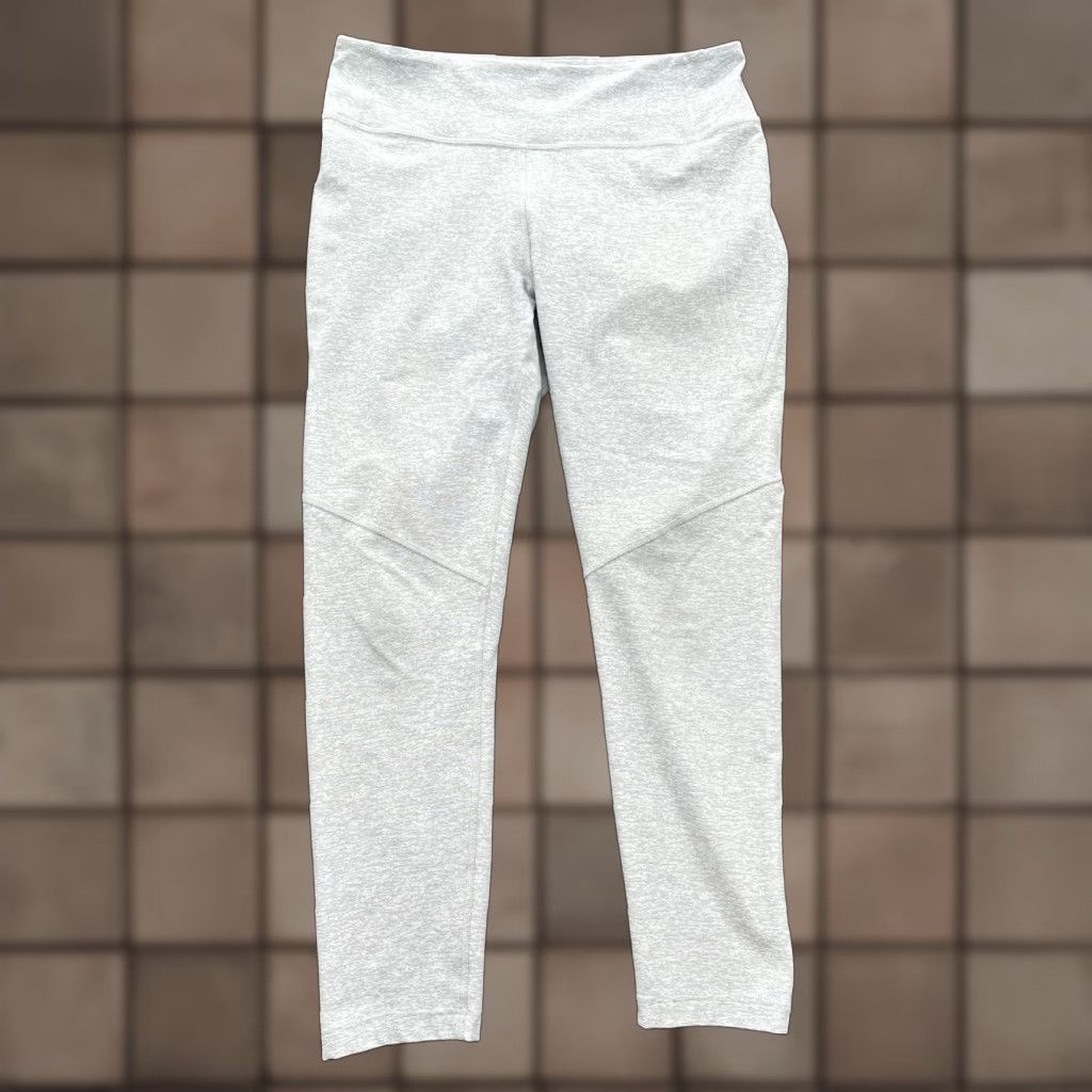 Outdoor Voices Outdoor Voices Women Capri Leggings Size Large Gray Polyester Gym Workout Leggings Capri Athleisure Womens Size 36" / US 14 / IT 50 - 1 Thumbnail