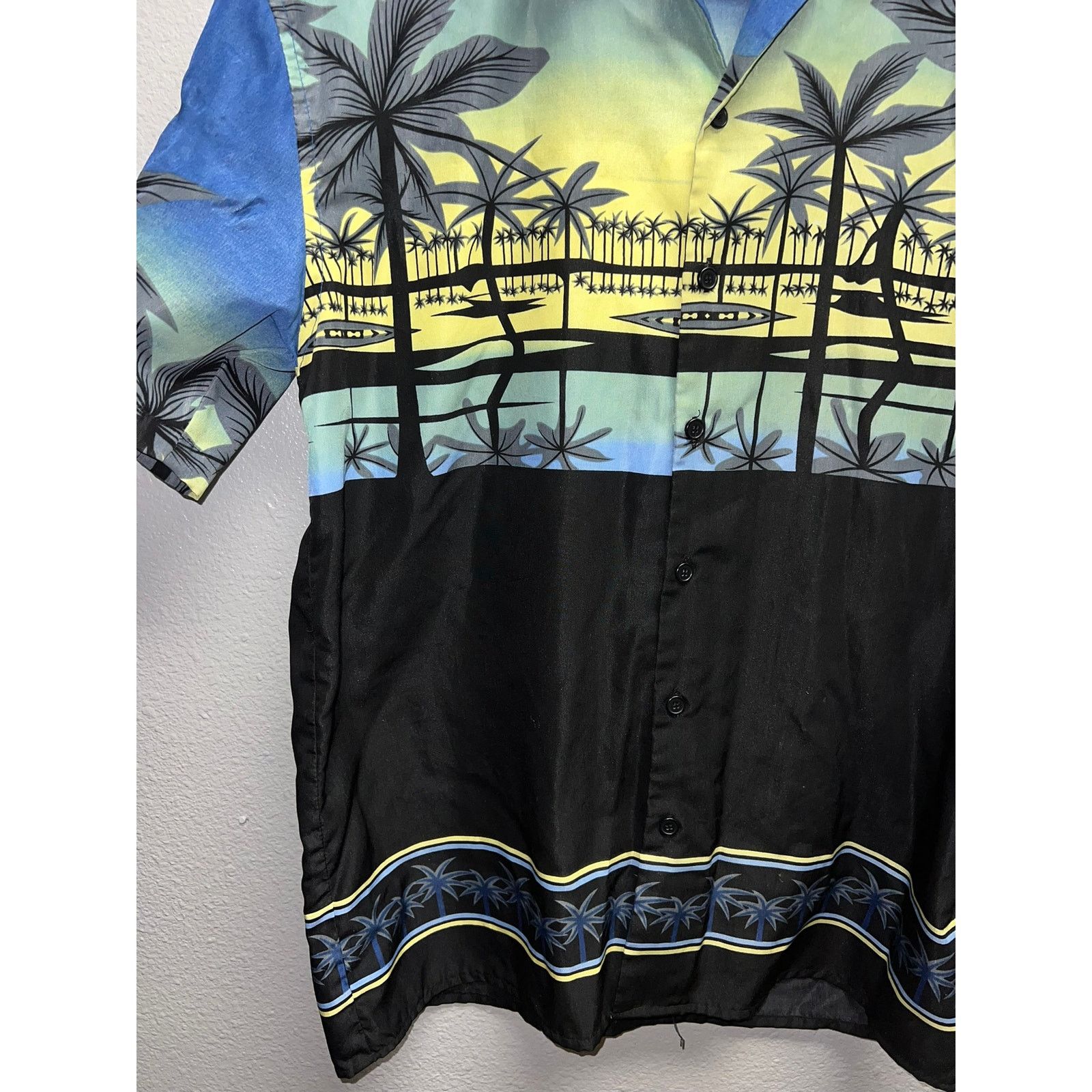 Vintage Vintage Ferugini Button Down Shirt Hawaii Hawaiian Medium Size US M / EU 48-50 / 2 - 4 Thumbnail