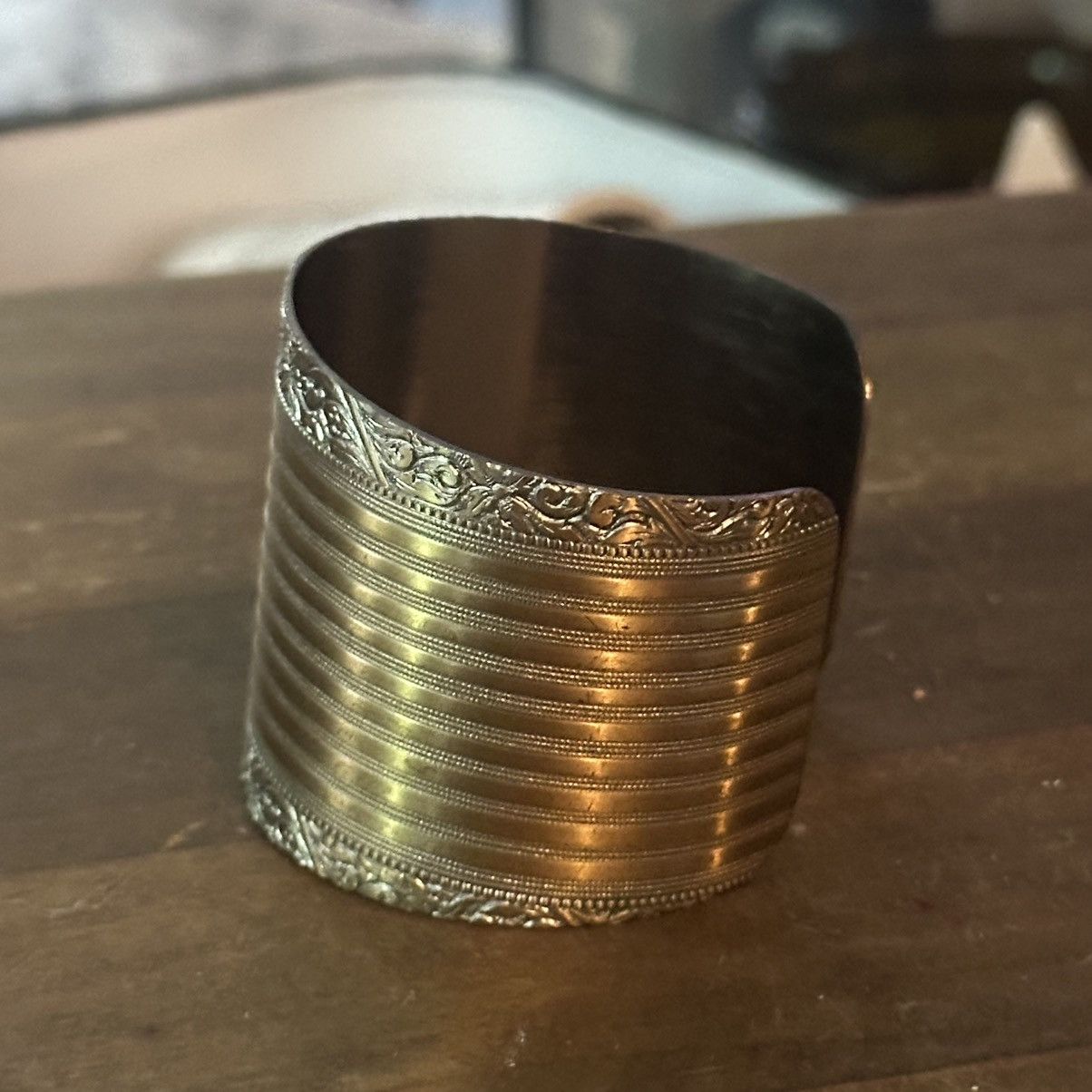 Vintage Vintage gold tone wide cuff bracelet Size ONE SIZE - 4 Thumbnail