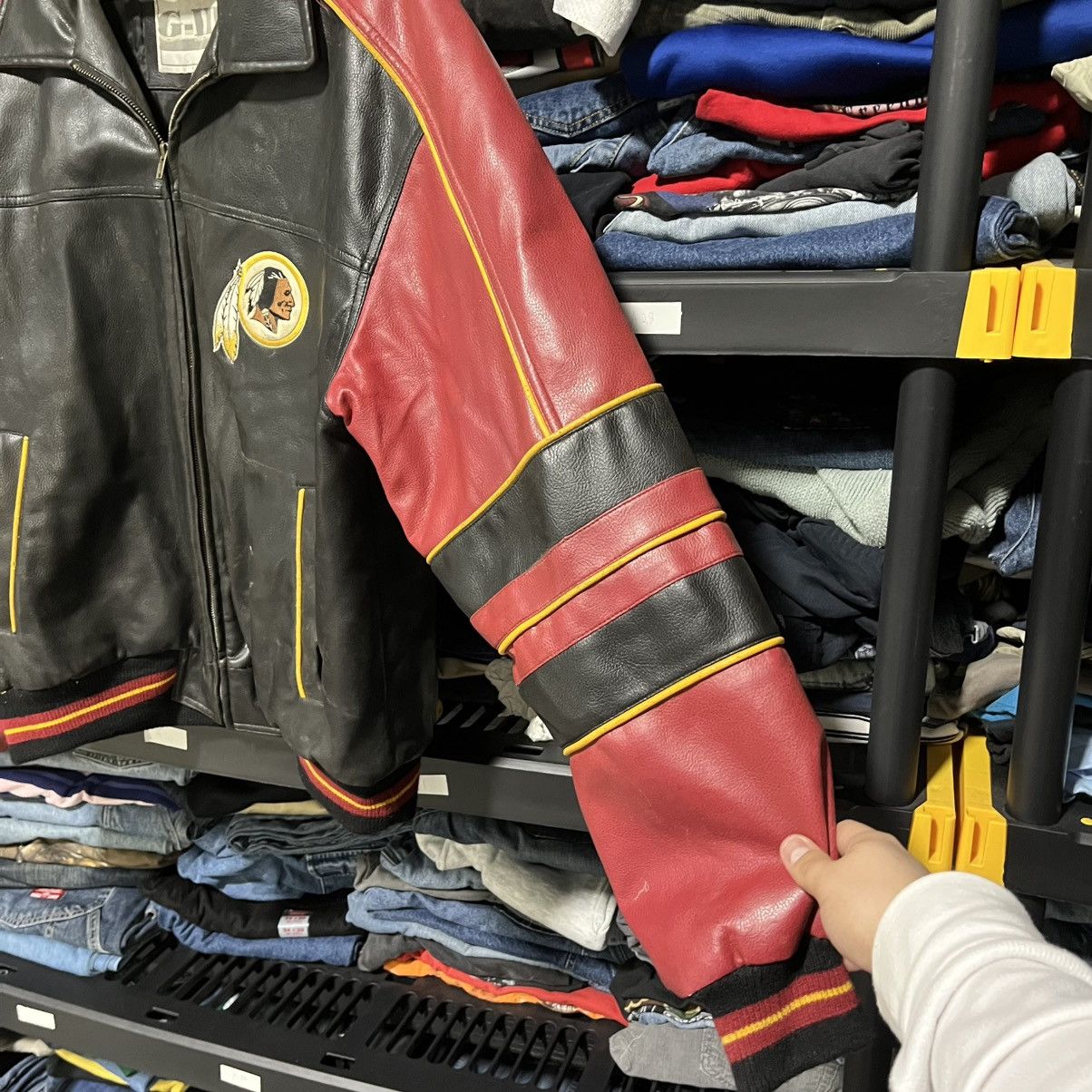 NFL Vintage Washington Redskins Embroidered G-lll Leather Jacket Size US L / EU 52-54 / 3 - 6 Thumbnail