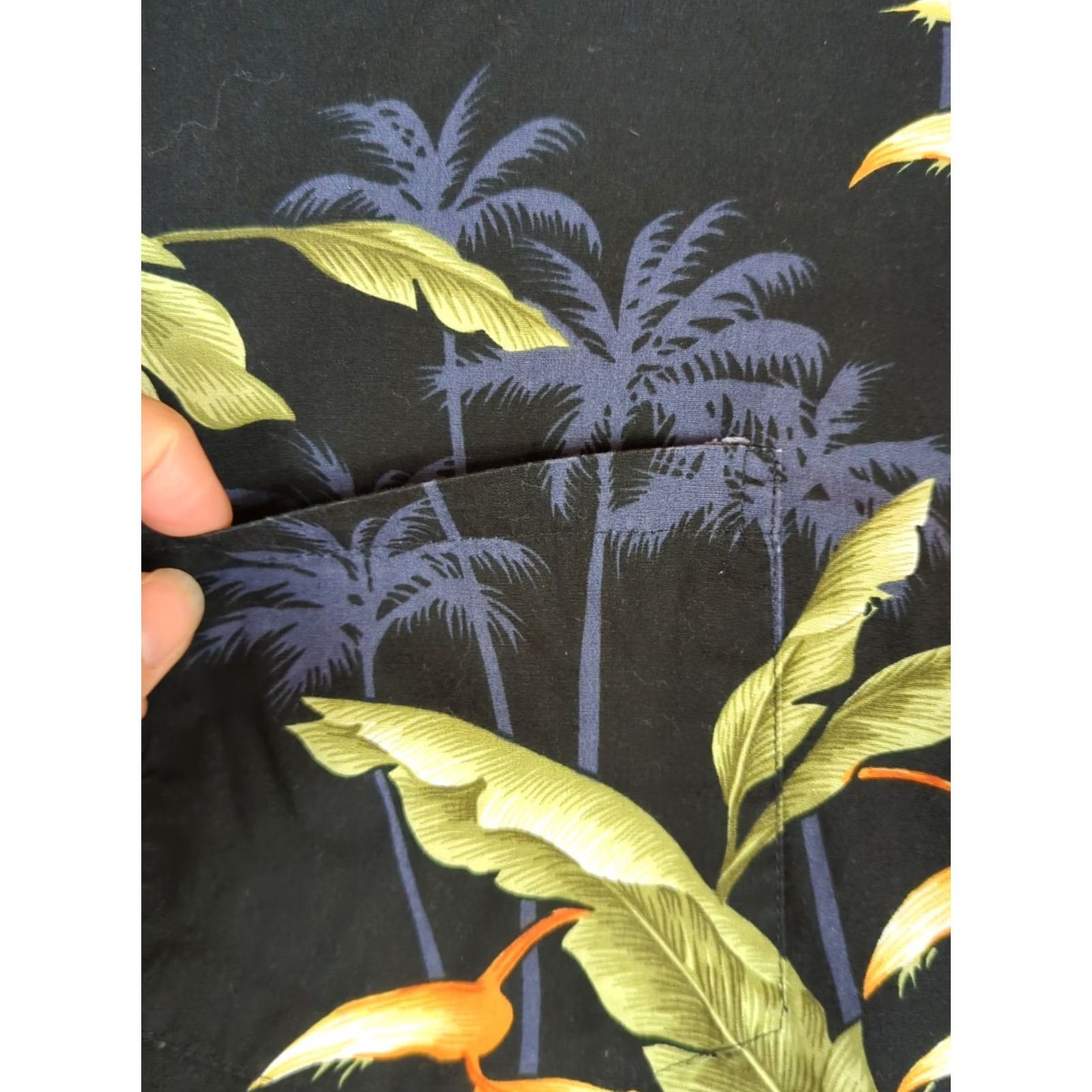 Vintage VINTAGE Pacific Legend Shirt Mens L Black Floral Cotton Hawaiian Aloha Camp USA Short Sleeve Button-Up Pocketed Mens Size US L / EU 52-54 / 3 - 2 Thumbnail