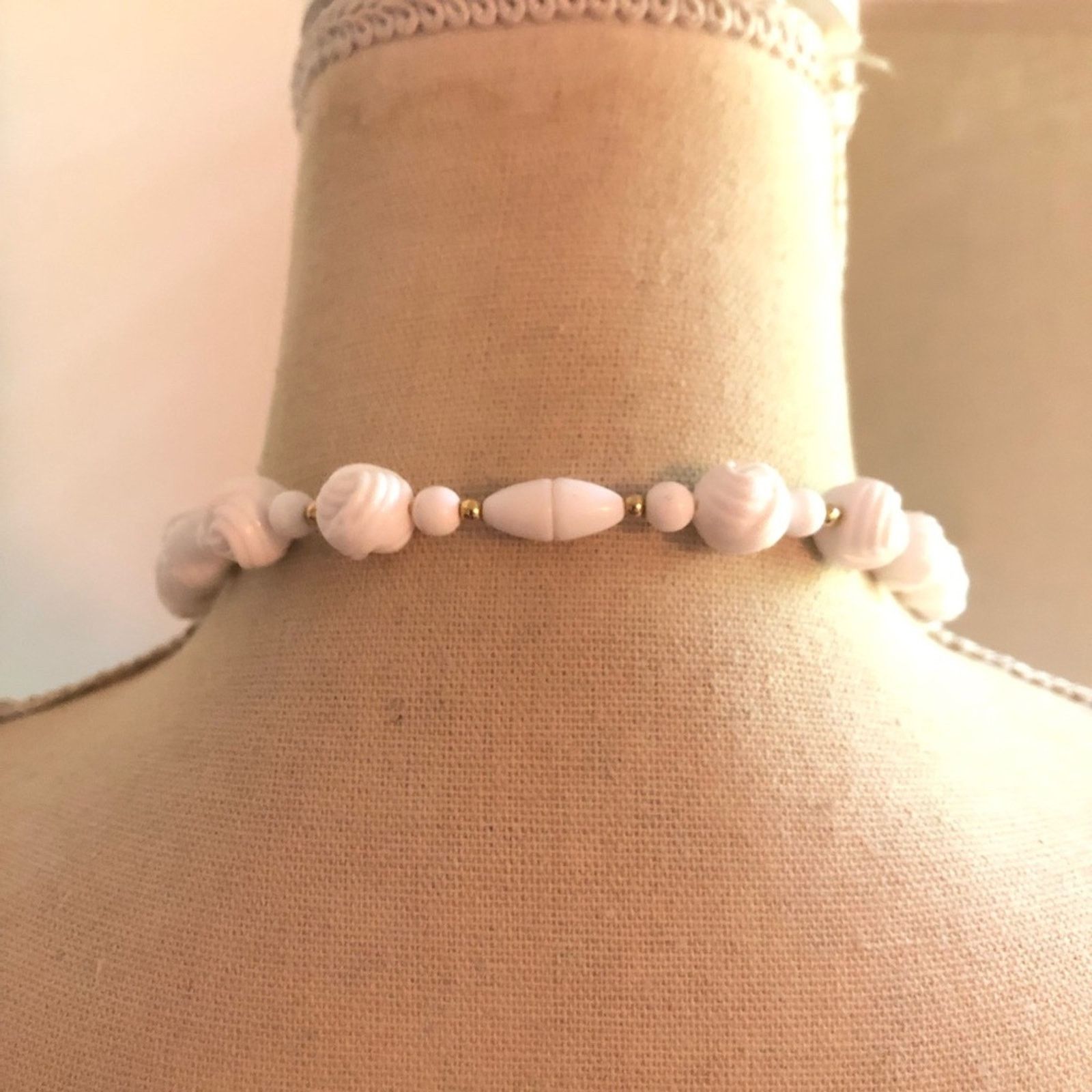 Vintage Vintage 70s white rose bead necklace Size ONE SIZE - 5 Thumbnail