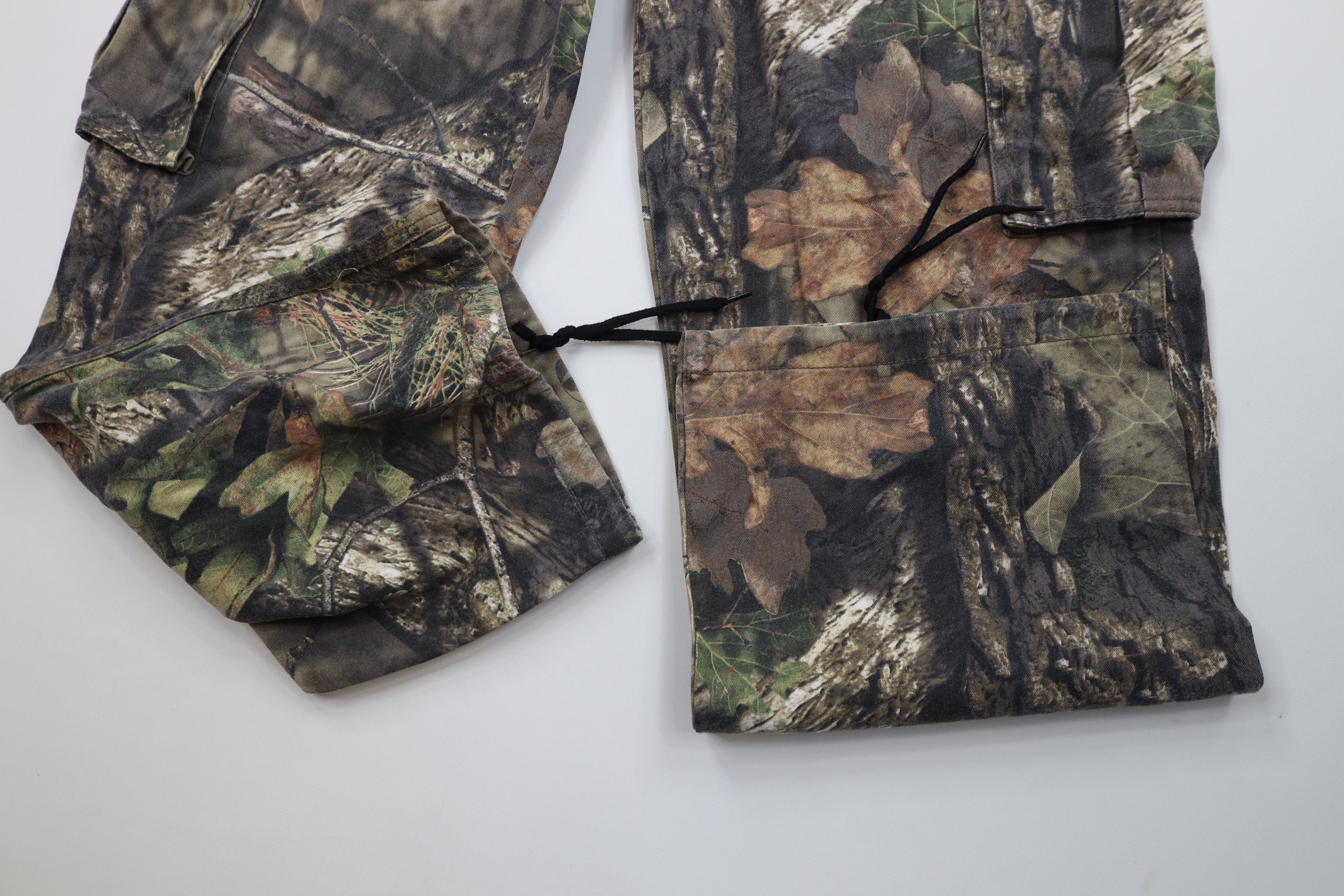 Vintage Vintage Y2K Streetwear Mossy Oak Camouflage Wide Leg Pants Size 40" / US 18 - 6 Thumbnail