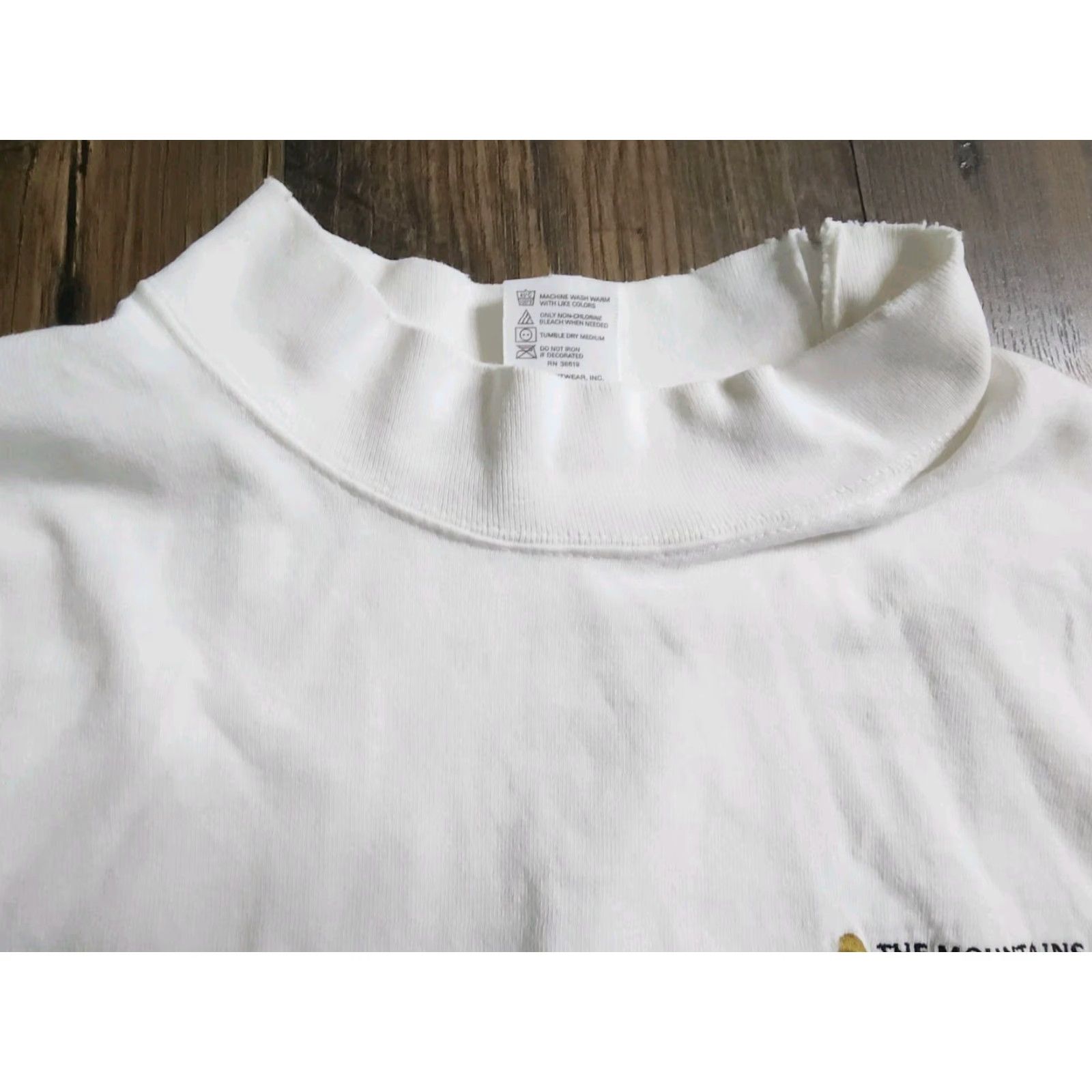 Vintage VINTAGE Cotton Exchange T-Shirt Mens L White Knit Turtleneck 80s 90s Funny Mountains Big Canoe Georgia T Shirt Brand Accents Logo Size US L / EU 52-54 / 3 - 4 Thumbnail