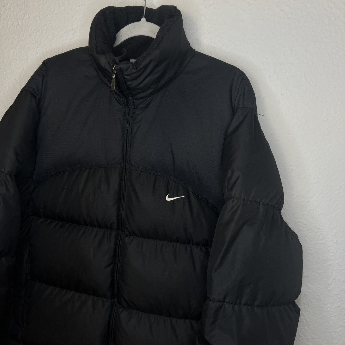 Nike Vintage Nike Puffer Down Jacket Center Swoosh Logo Black Y2K Size US L / EU 52-54 / 3 - 3 Thumbnail