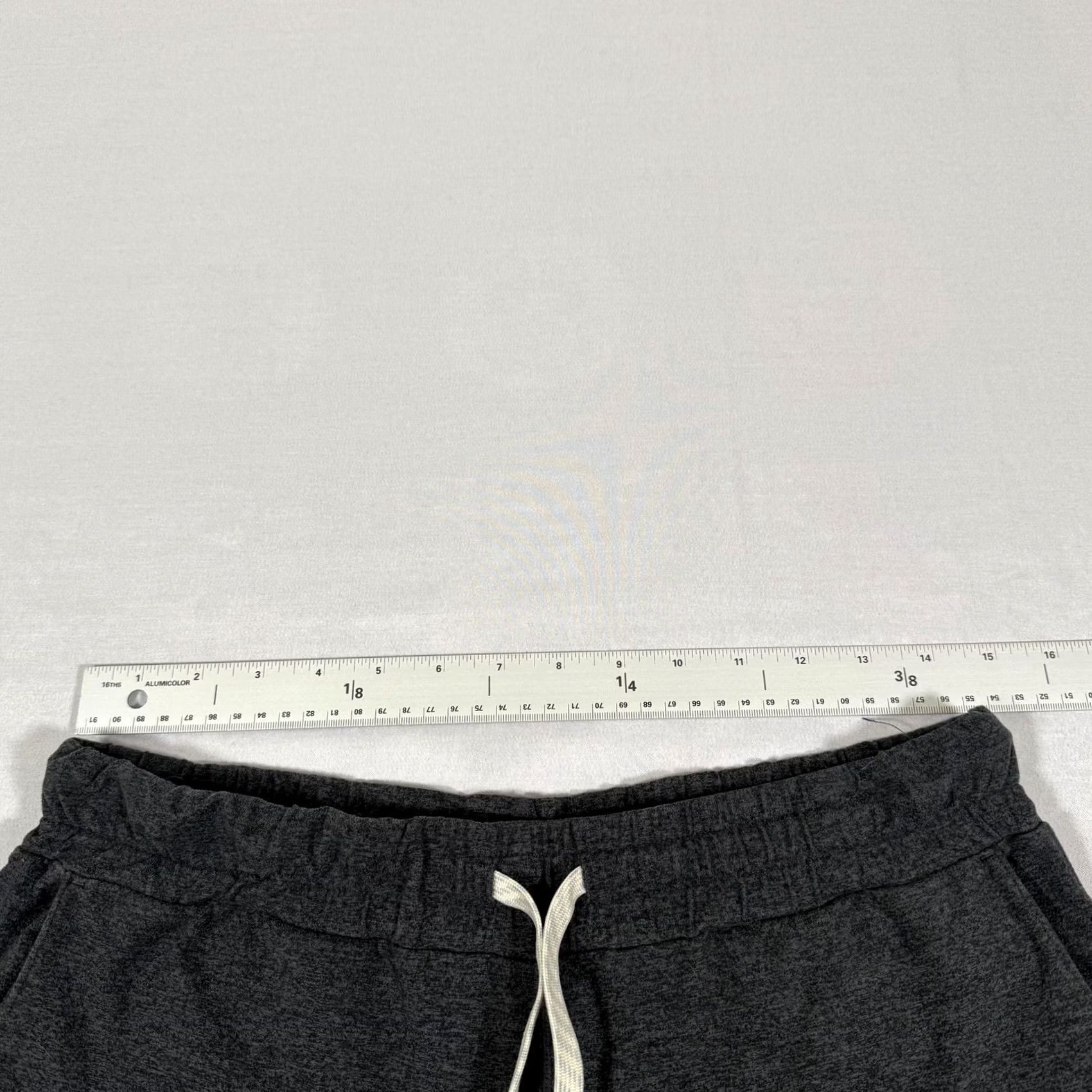 Vuori Vuori Pants Womens M Gray Performance Jogger Cropped Knit Slim Inseam 26 in Tapered Pockets Elastic Waist Jogger Athleisure Winter Size 32" / US 10 / IT 46 - 7 Thumbnail