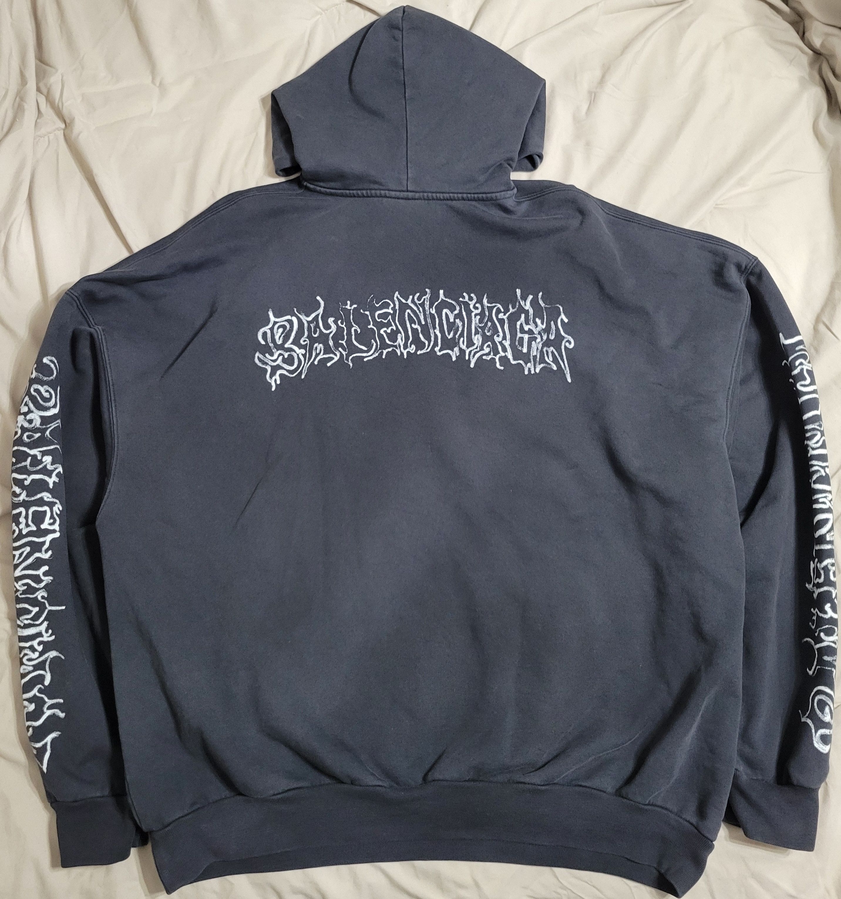 Balenciaga Balenciaga Metal Outline Hoodie Size US L / EU 52-54 / 3 - 4 Thumbnail