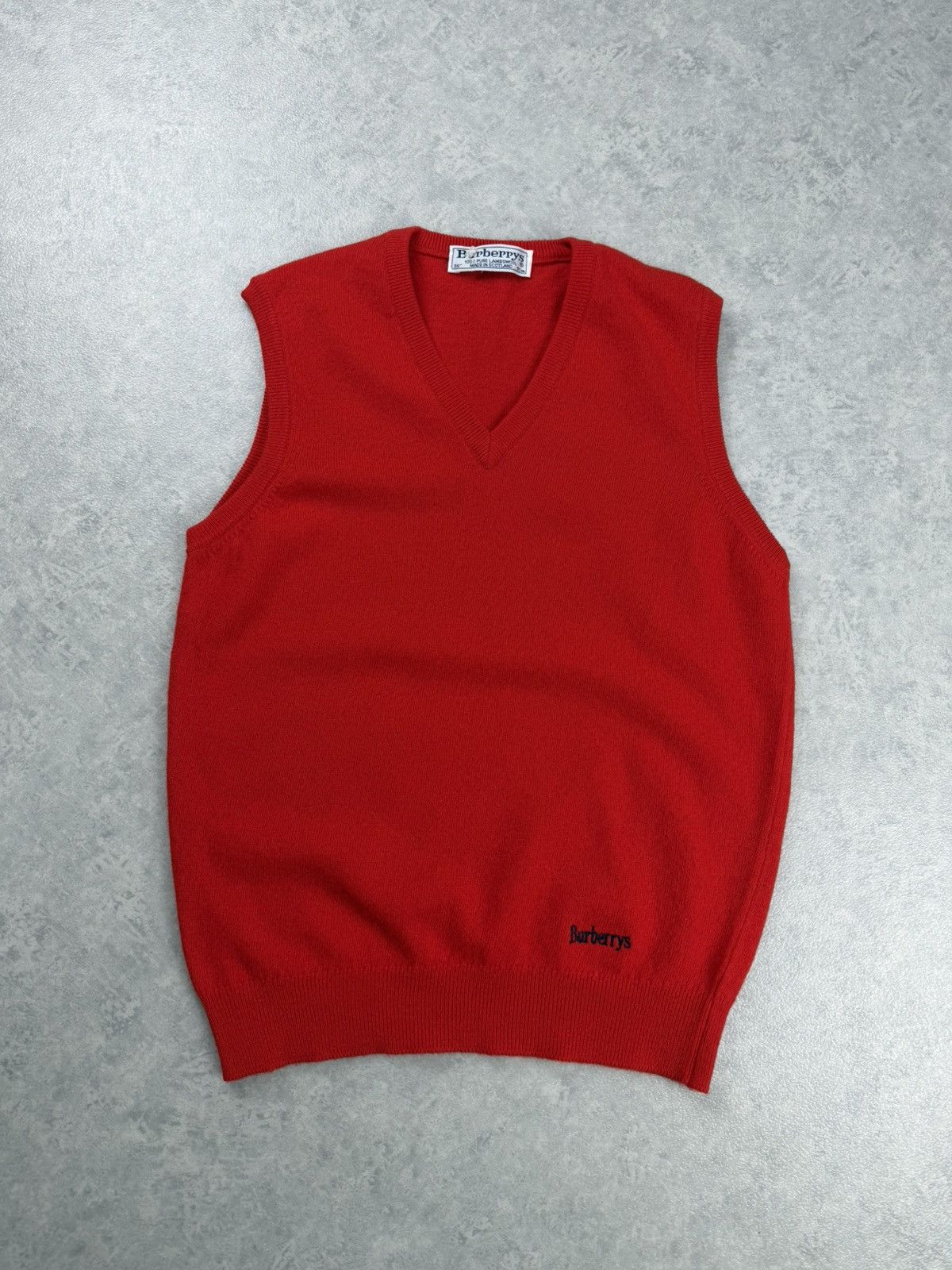 Burberry Burberry Vintage Red Lambswool V Neck Vest Scotland Size 36 Size XS / US 0-2 / IT 36-38 - 1 Thumbnail