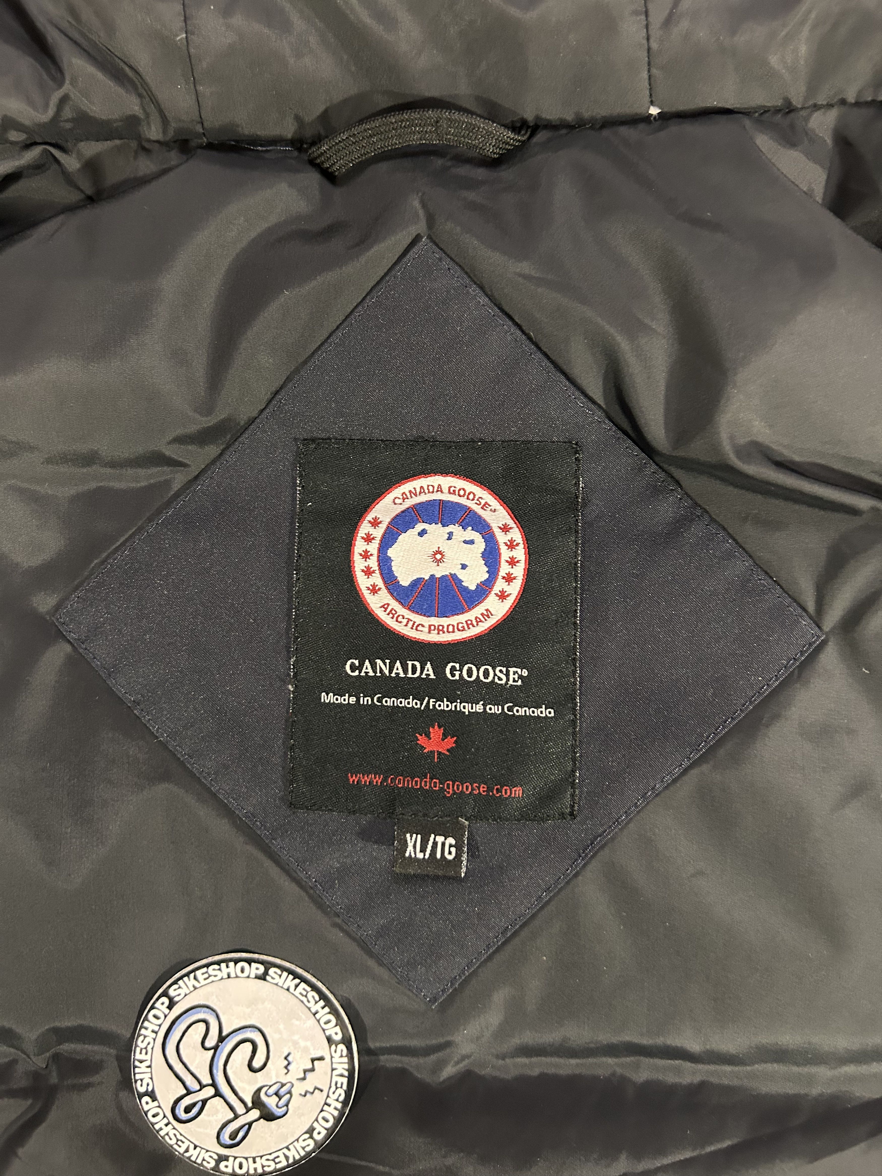 Canada Goose Canada Goose Montebello navy blue puffer with coyote fur Size XL / US 12-14 / IT 48-50 - 7 Thumbnail