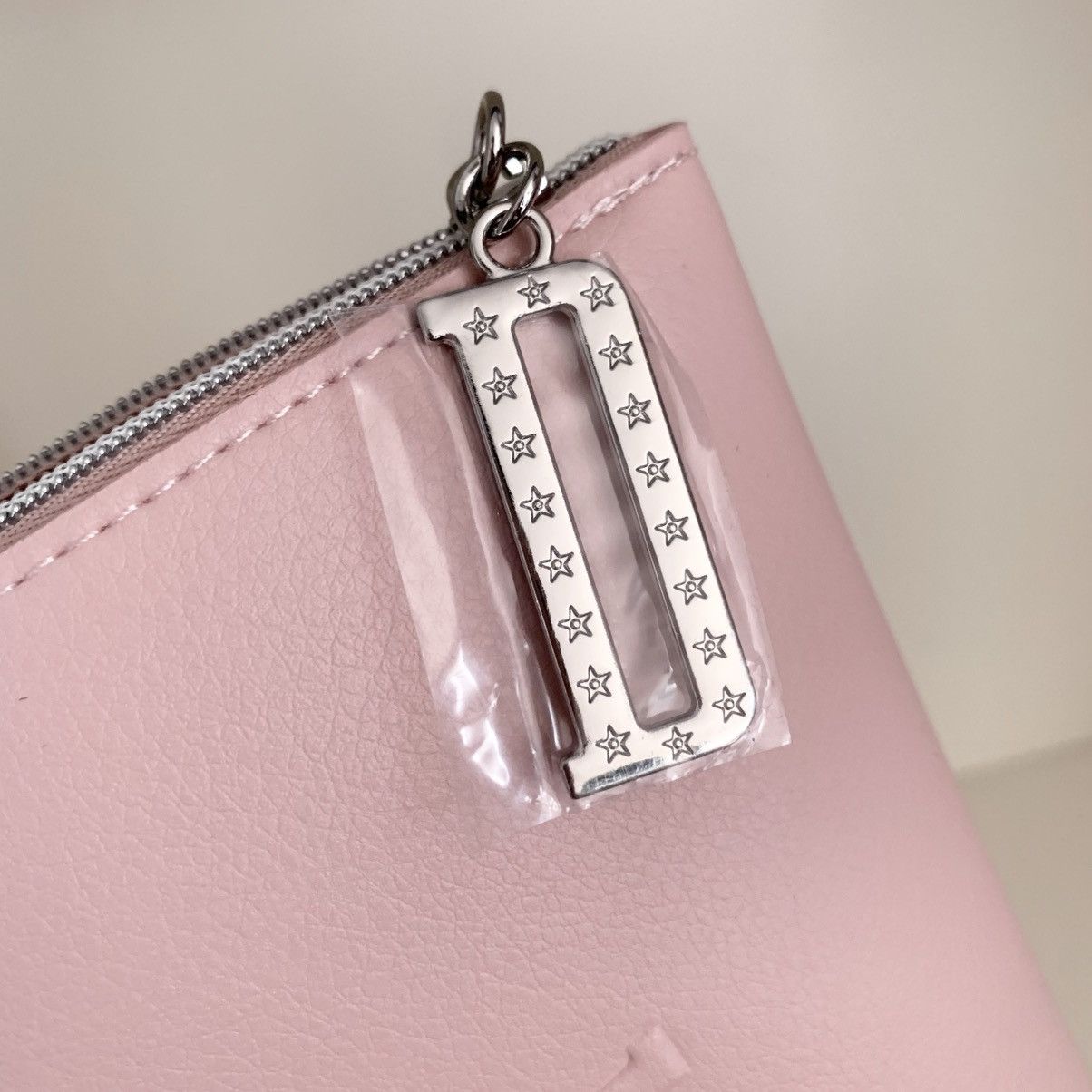 Dior Dior pink zippy cosmetic pouch Size ONE SIZE - 3 Thumbnail