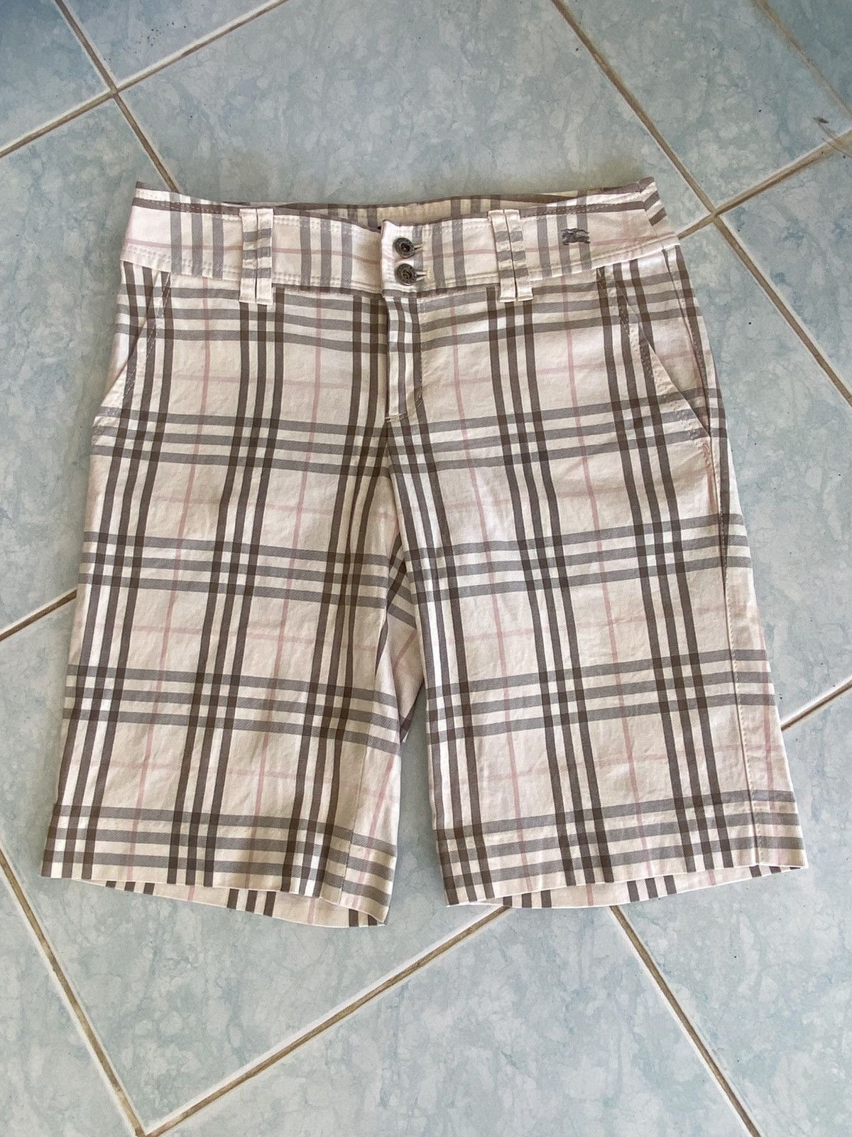 Burberry Burberry Blue Label nova check shorts pink accent stripe. Size 28" / US 6 / IT 42 - 3 Thumbnail