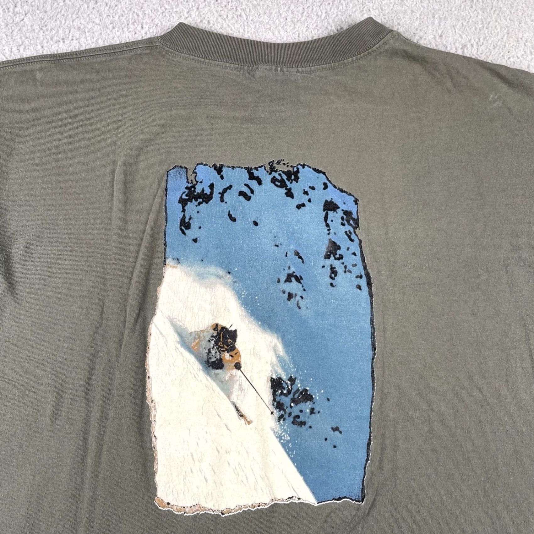 Tultex VINTAGE Tultex Shirt XL Green Skier Graphic Mountain Y2K Live2Play.com 90s Mens Size US XL / EU 56 / 4 - 2 Thumbnail